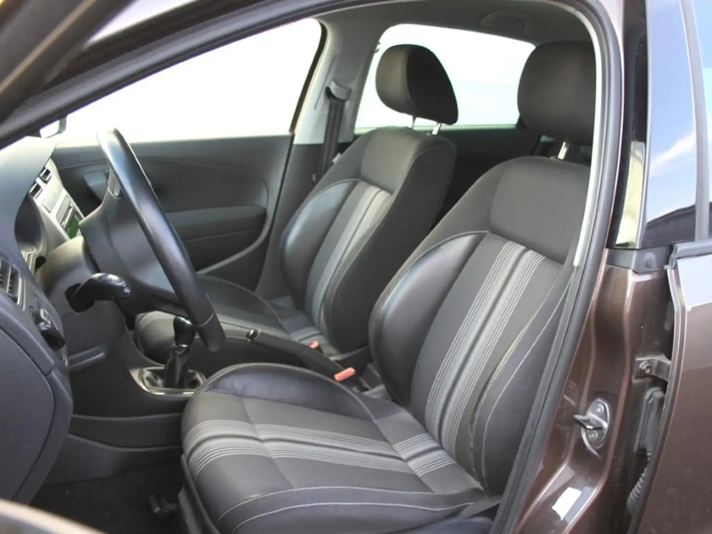 Volkswagen Polo 1.2 TSI Match BM Sitzheizung Teilleder Maro - 2