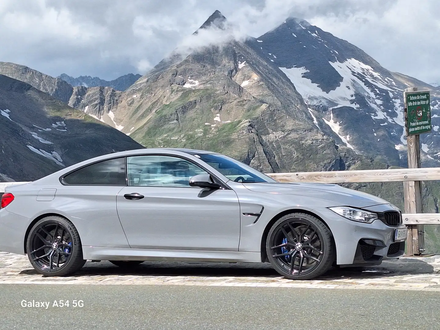 BMW M4 M4 Coupe Grau - 1