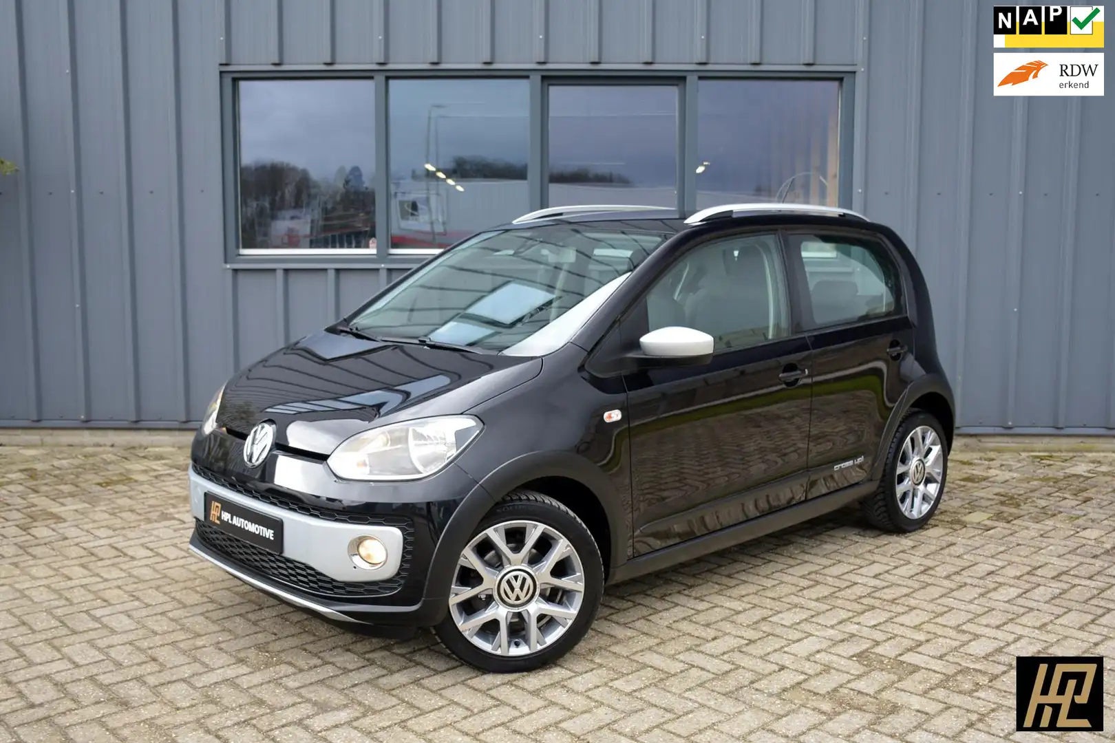 Volkswagen up! 1.0 cross up! BlueMotion Zwart - 1