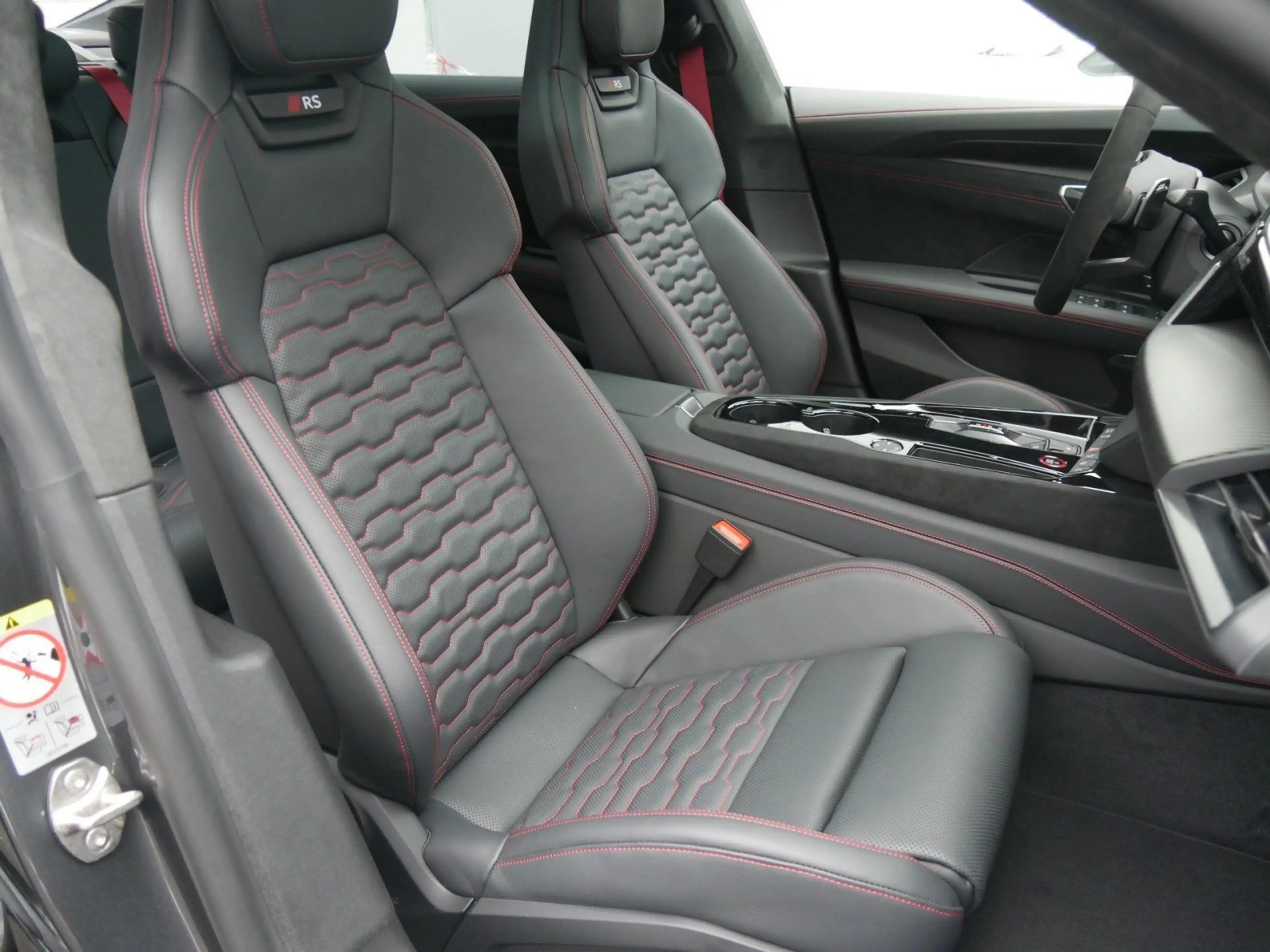 Audi RS e-tron GT performance 620 kW — photo 7