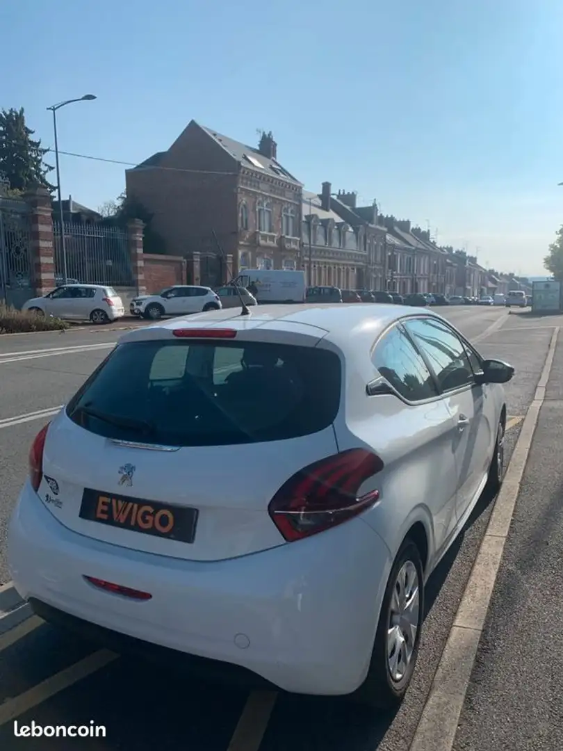 Peugeot 208 generation-i 1.2 puretech 68 like Zwart - 2