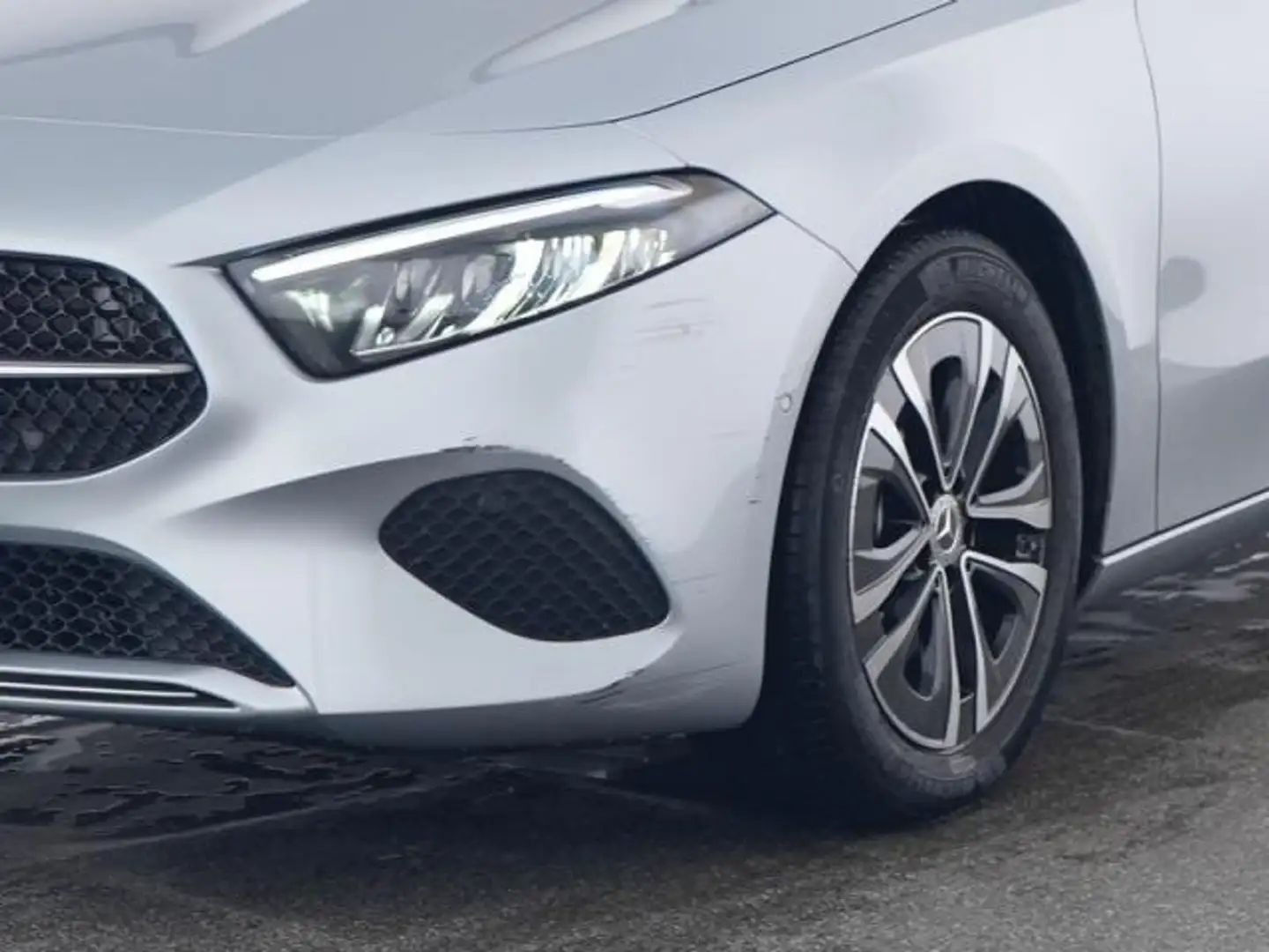 Mercedes-Benz A 200 Automatic Sport MILD HYBRID Argento - 2