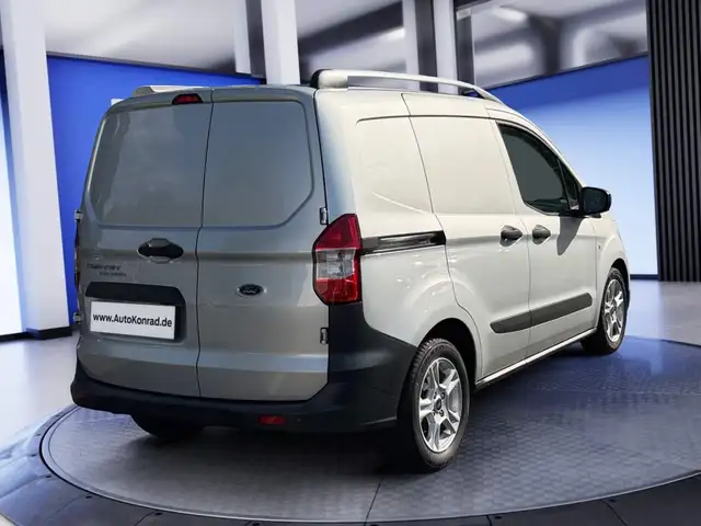 Ford Unknown Model view 5