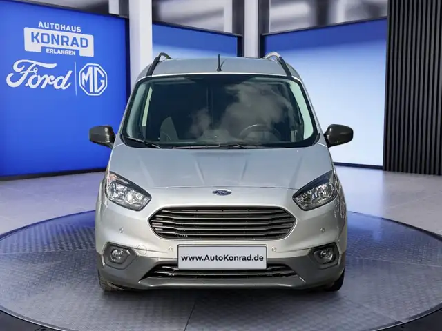 Ford Unknown Model view 2