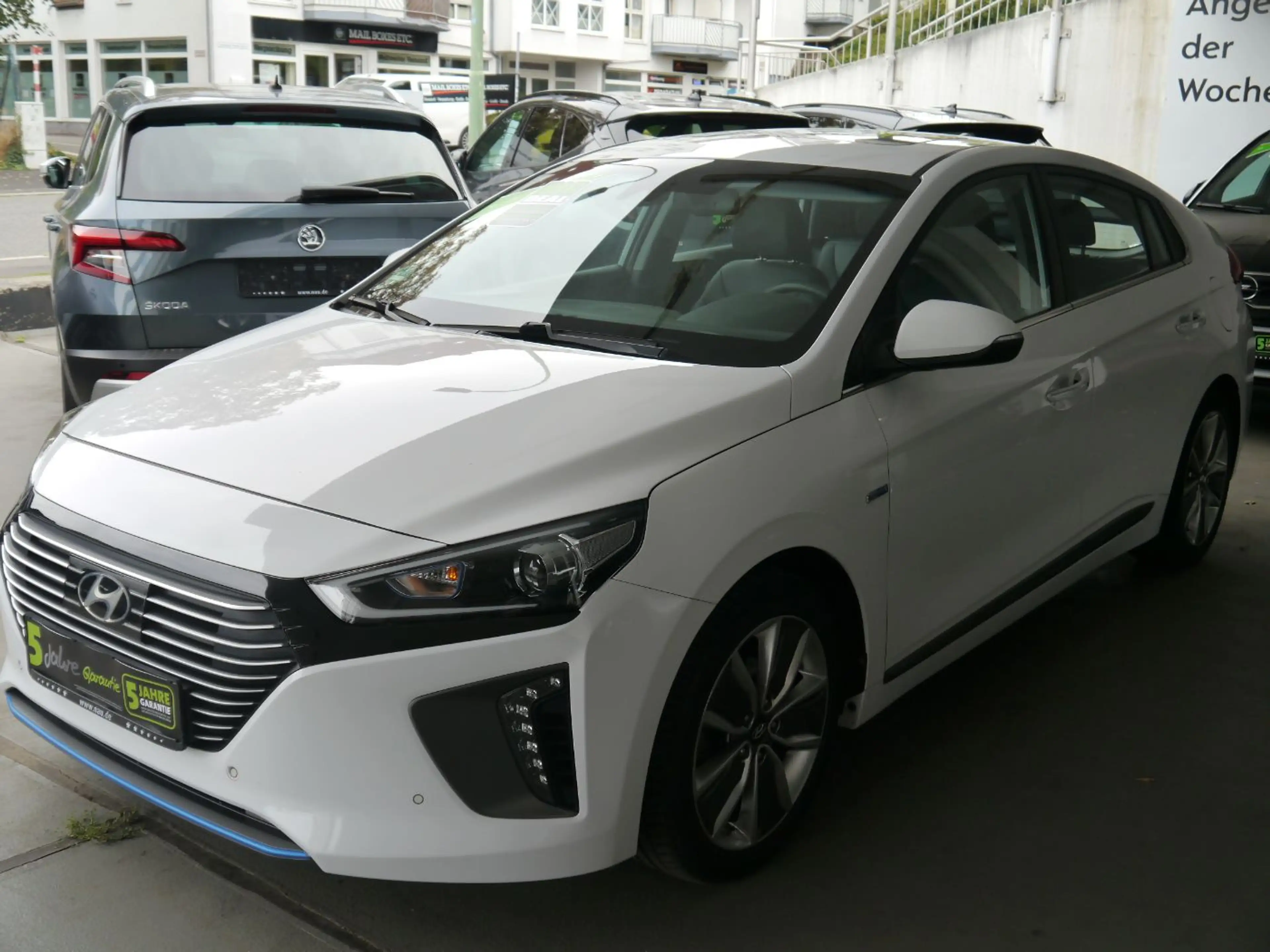 Hyundai IONIQ 1.6 GDI Premium Inkl. Big Deal Paket — photo 2