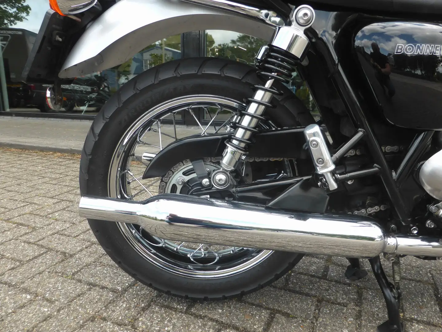 Triumph Bonneville T120 Eerste eigenaar en nieuw door ons geleverd. Nero - 2