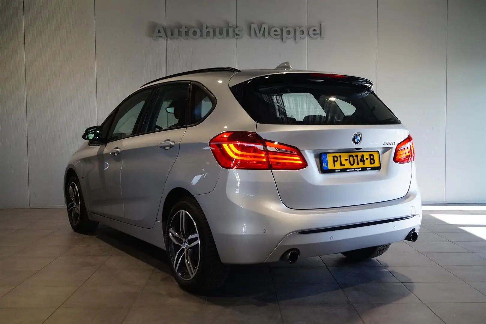 BMW 220 220i Active Tourer LED | Panoramadak | Sport Line Gris - 2