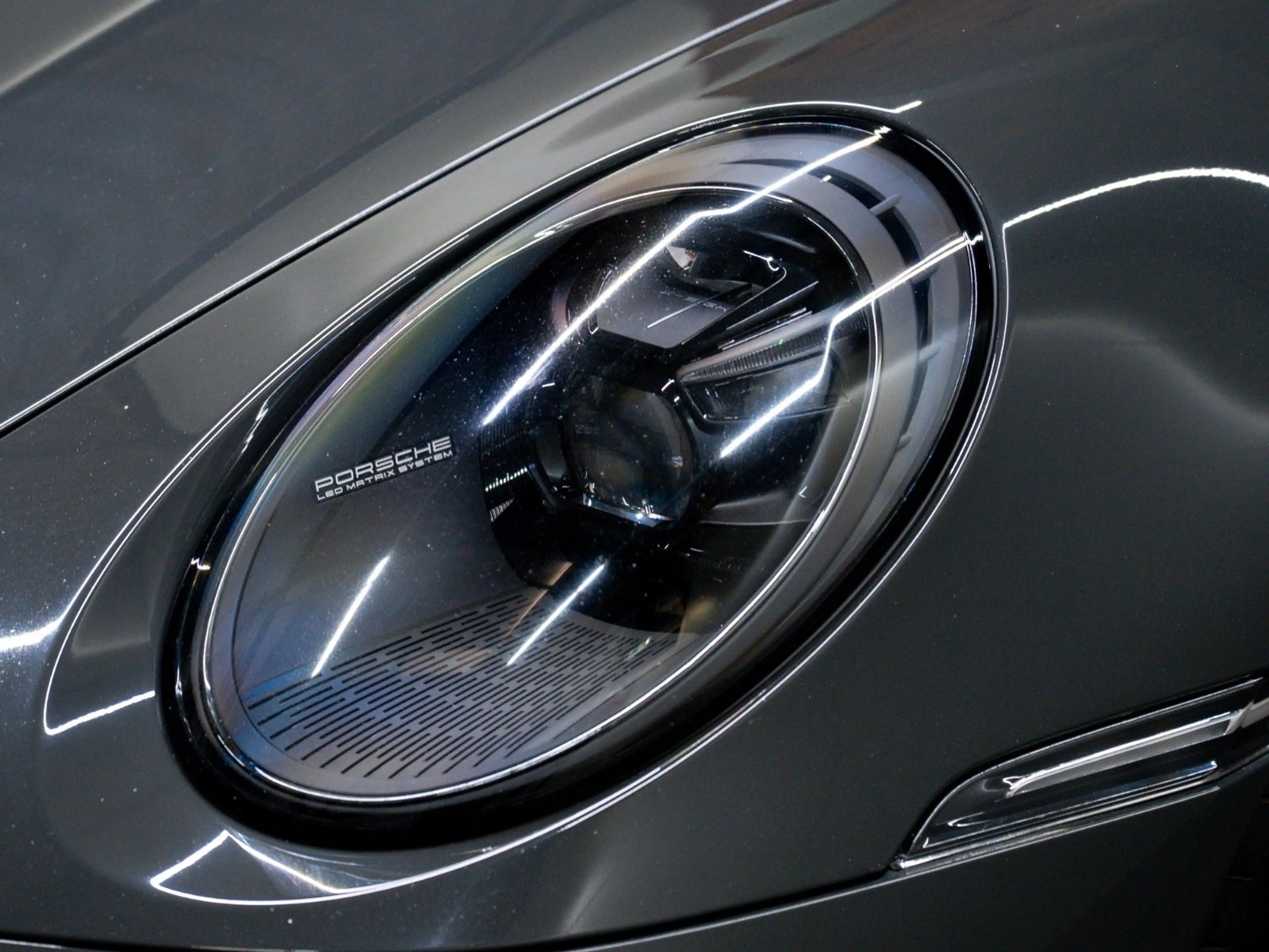 Porsche 911 Turbo S Cabriolet*PTS*LIFT*SPORTAUSPUFF*360* — photo 11