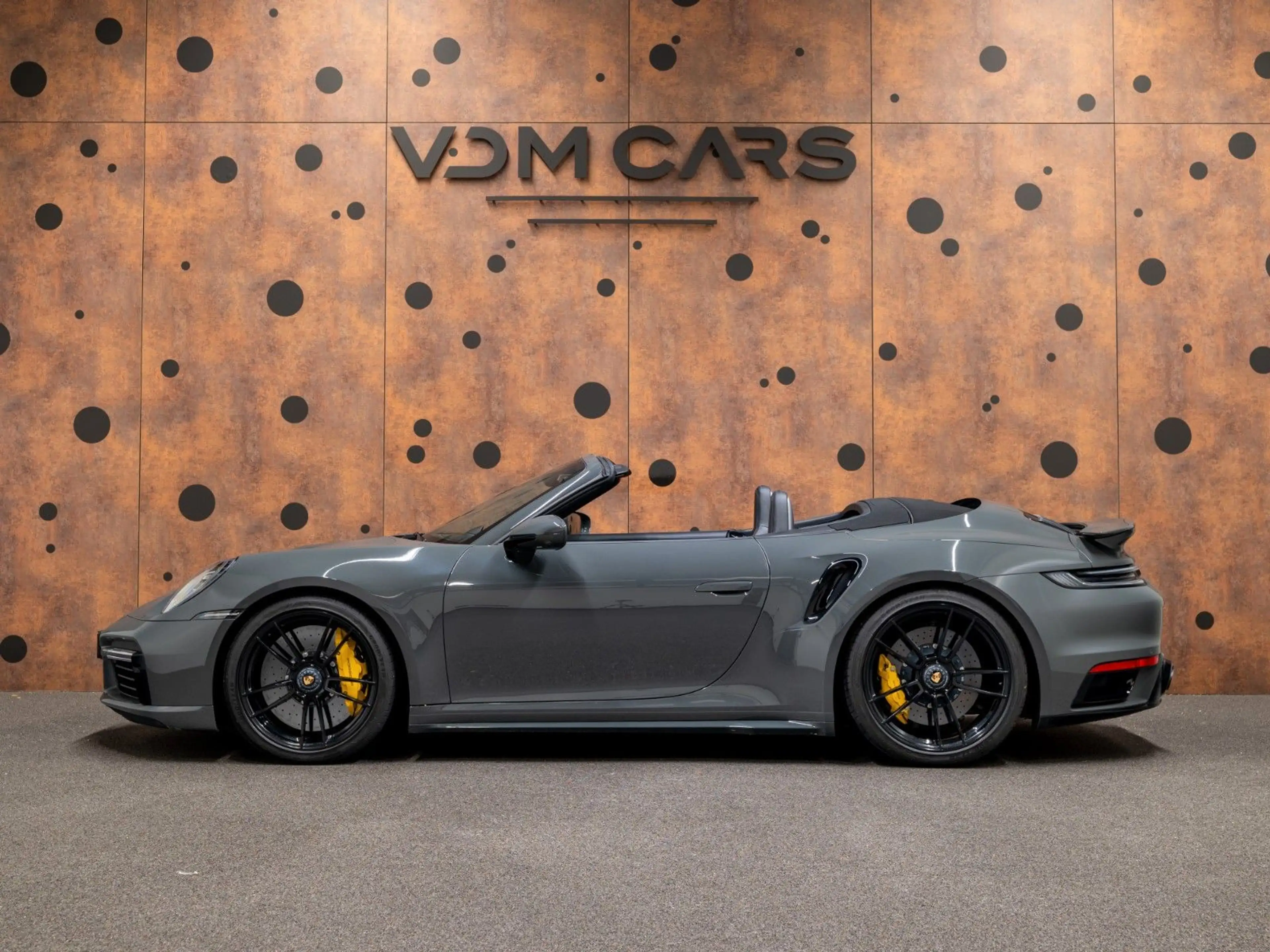 Porsche 911 Turbo S Cabriolet*PTS*LIFT*SPORTAUSPUFF*360* — photo 2