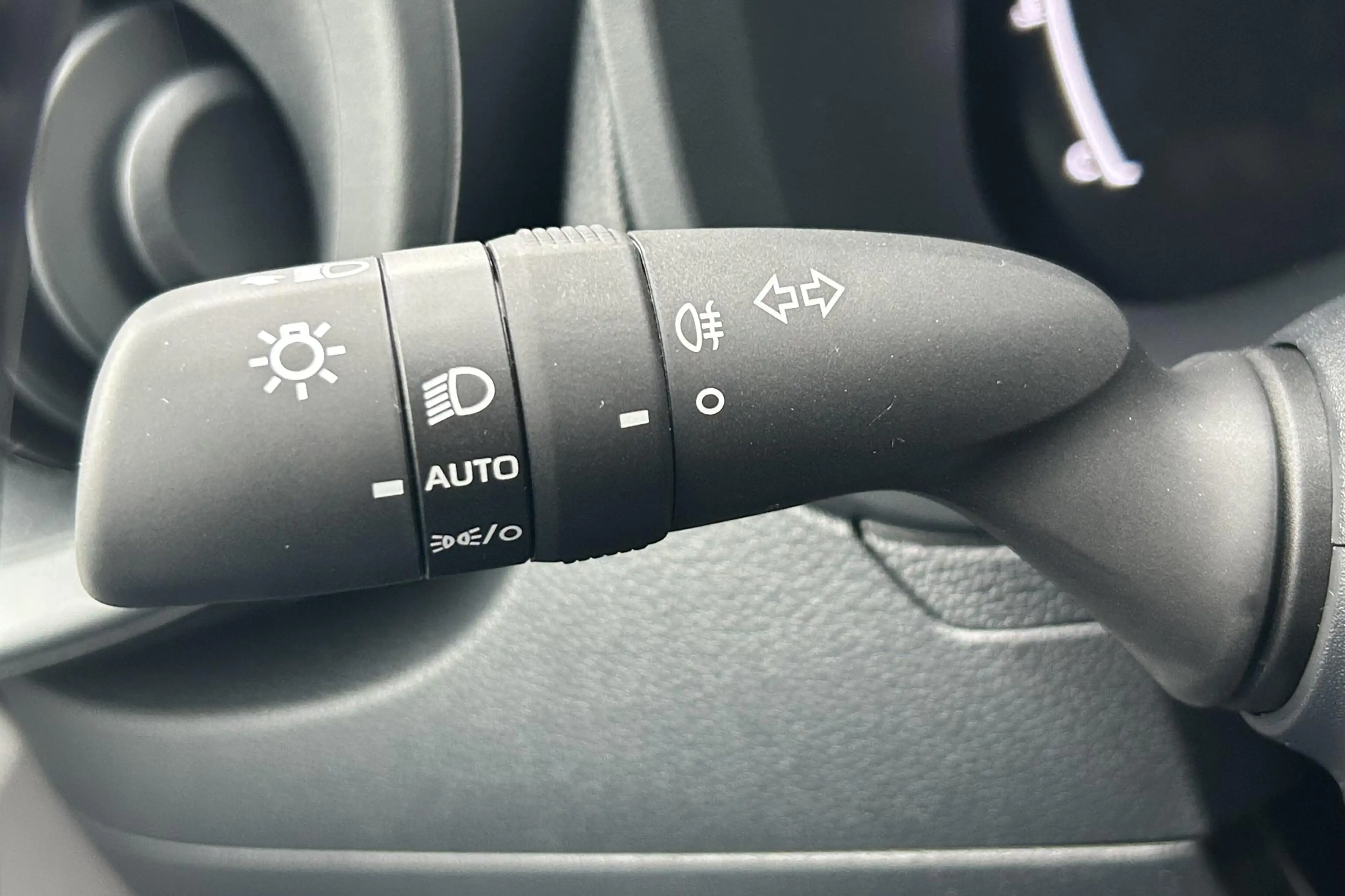 Toyota Aygo X Hybrid 115 play, GO Pack, LM Velgen, Camera, Cruis — photo 14