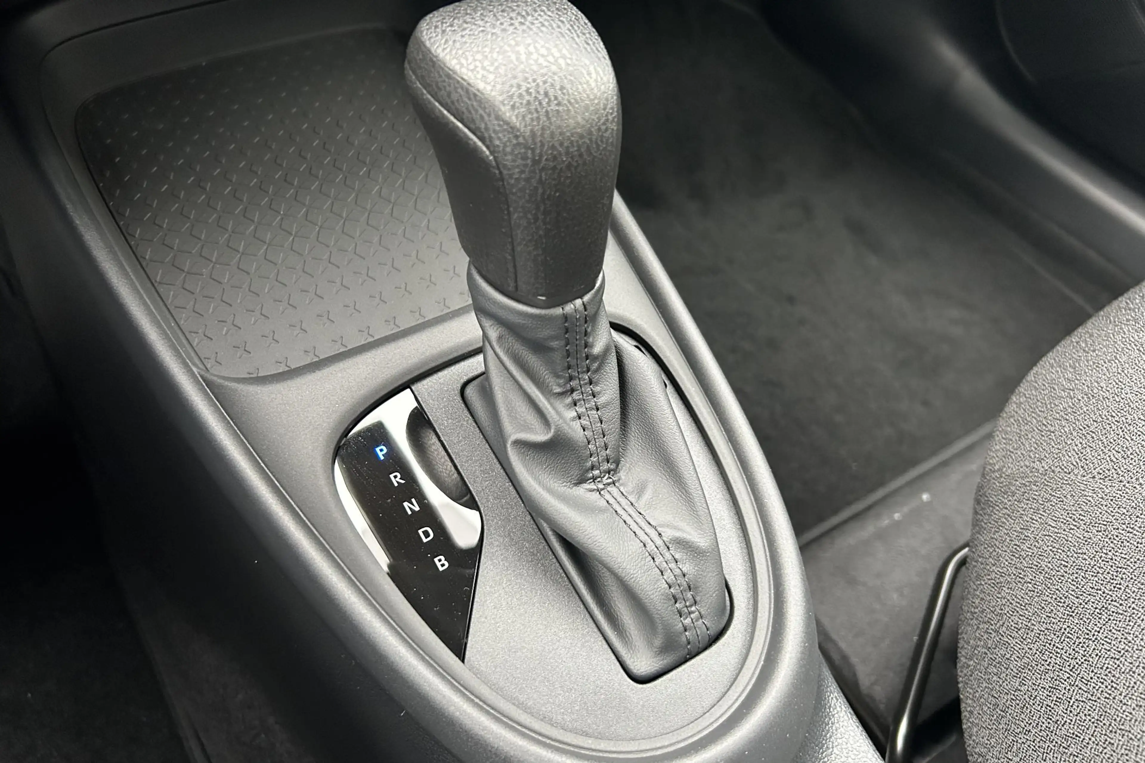 Toyota Aygo X Hybrid 115 play, GO Pack, LM Velgen, Camera, Cruis — photo 7