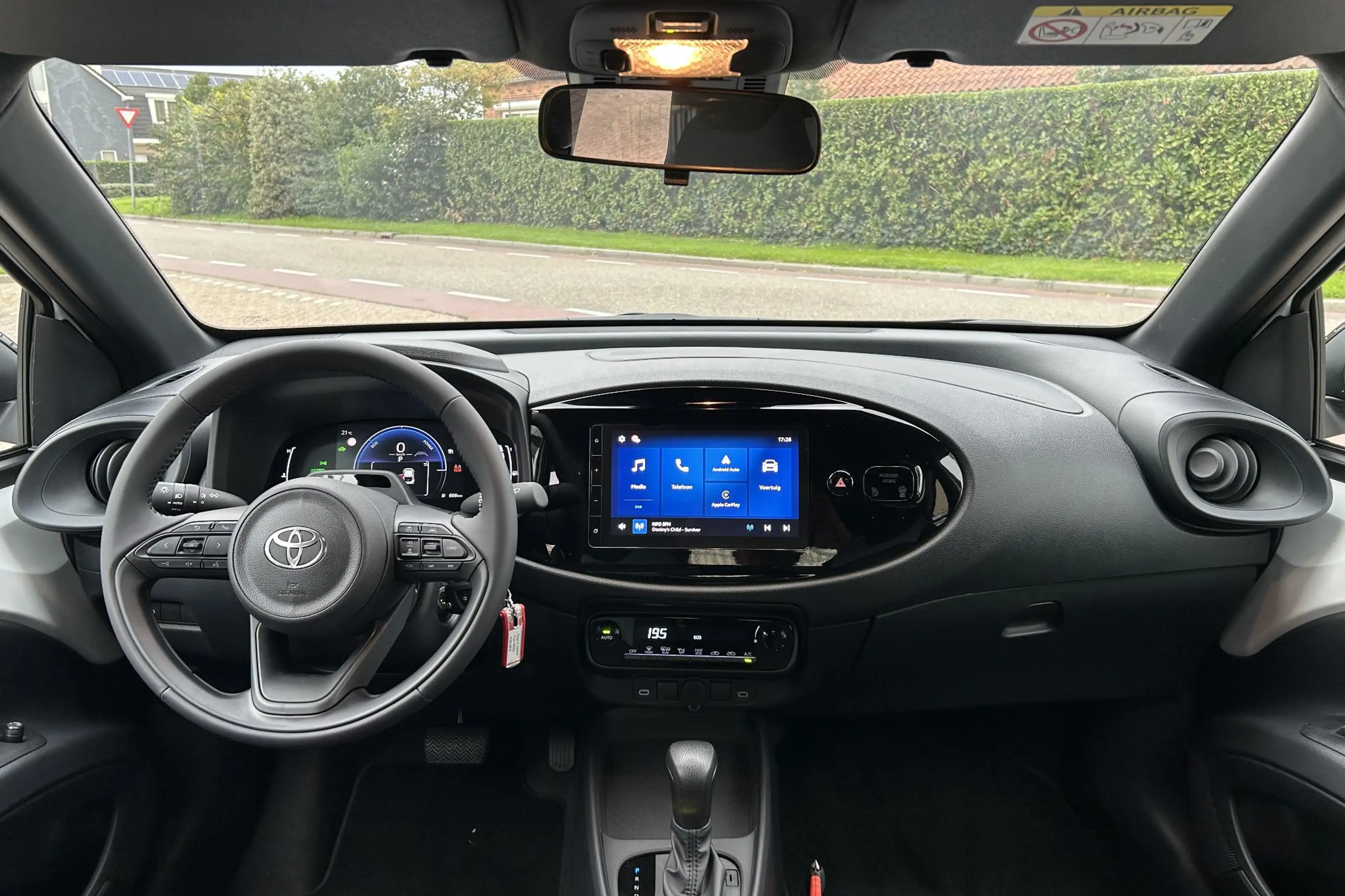 Toyota Aygo X Hybrid 115 play, GO Pack, LM Velgen, Camera, Cruis — photo 3