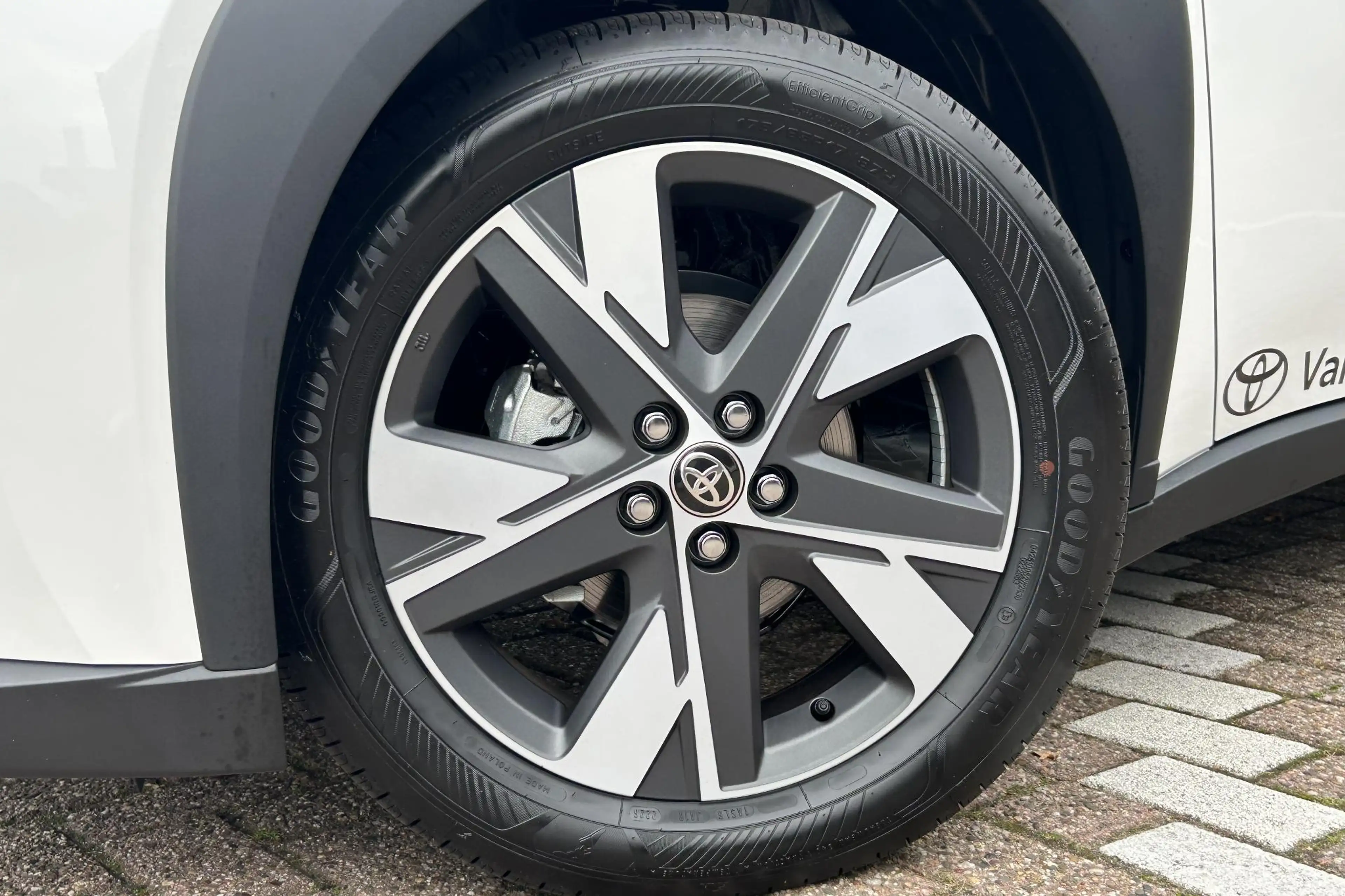 Toyota Aygo X Hybrid 115 play, GO Pack, LM Velgen, Camera, Cruis — photo 5