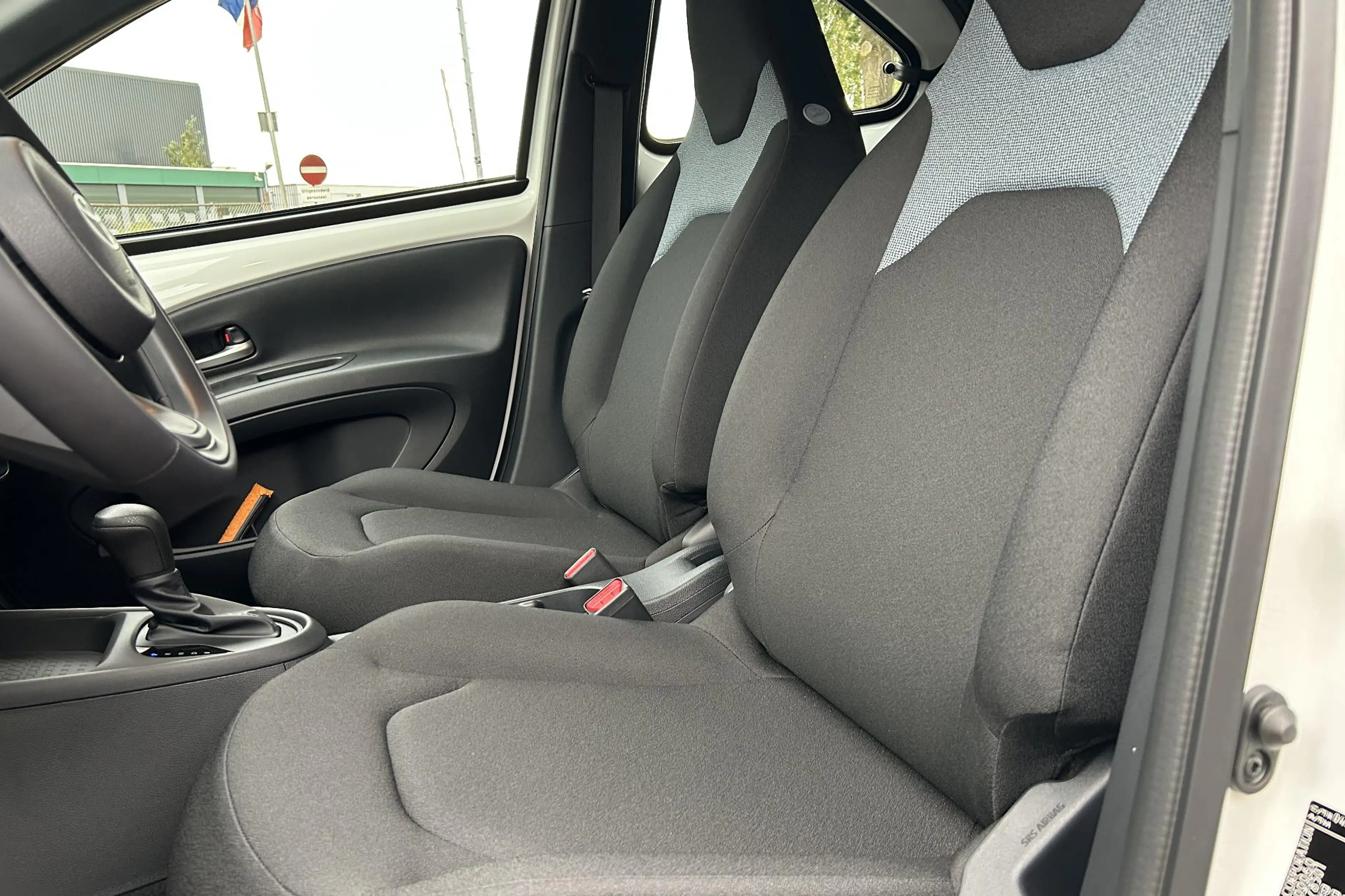 Toyota Aygo X Hybrid 115 play, GO Pack, LM Velgen, Camera, Cruis — photo 8
