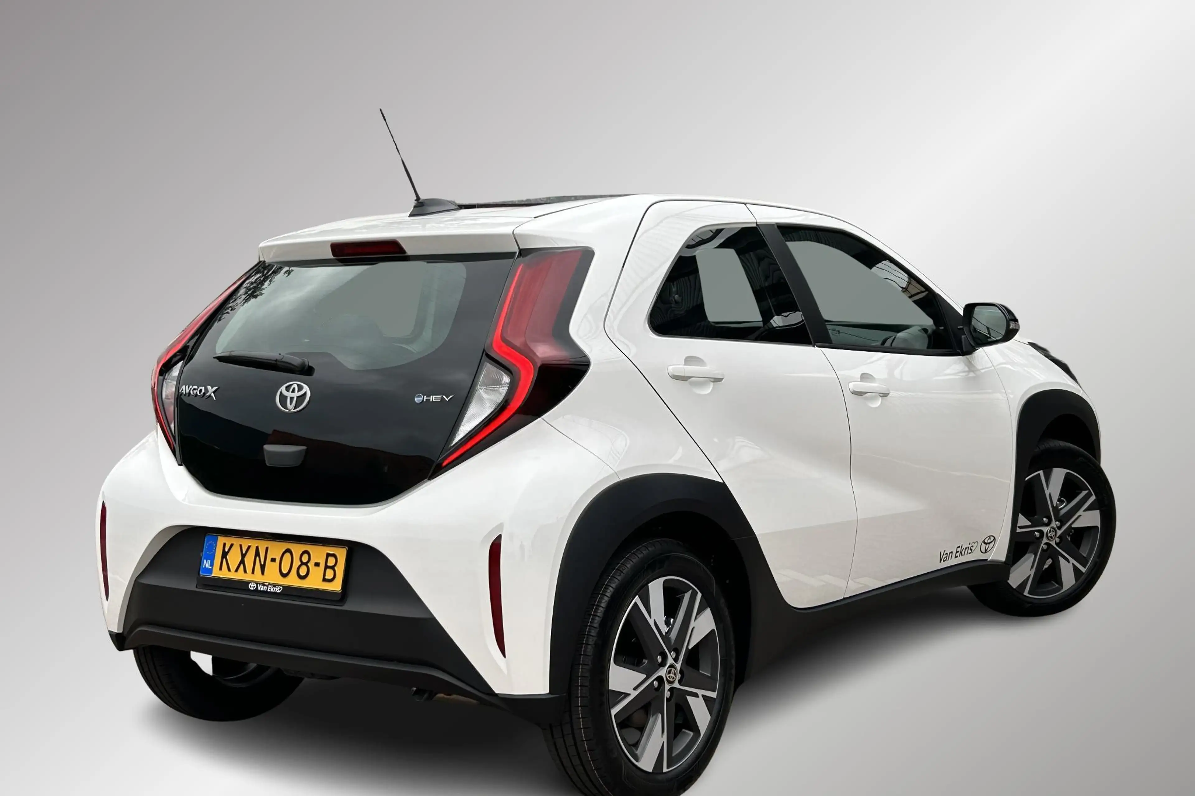 Toyota Aygo X Hybrid 115 play, GO Pack, LM Velgen, Camera, Cruis — photo 2