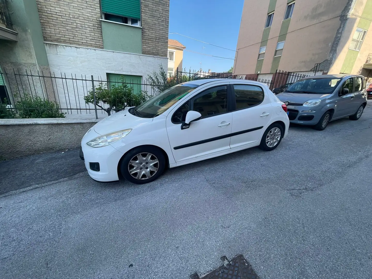 Peugeot 207 207 5p 1.4 hdi 8v Special Edition Bianco - 1