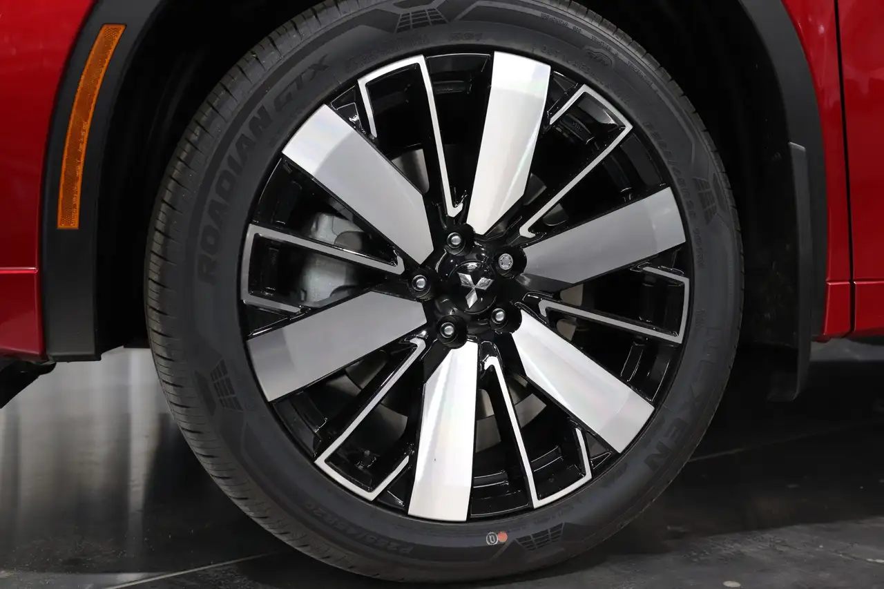Mitsubishi Outlander снимка Mitsubishi Outlander