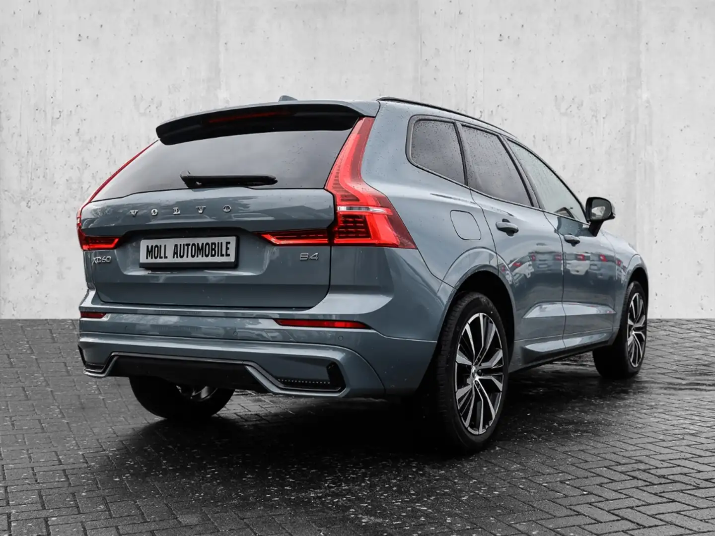 Volvo XC60 2WD EU6d B4 Benzin Plus Dark Leder digitales Cockp Gris - 2