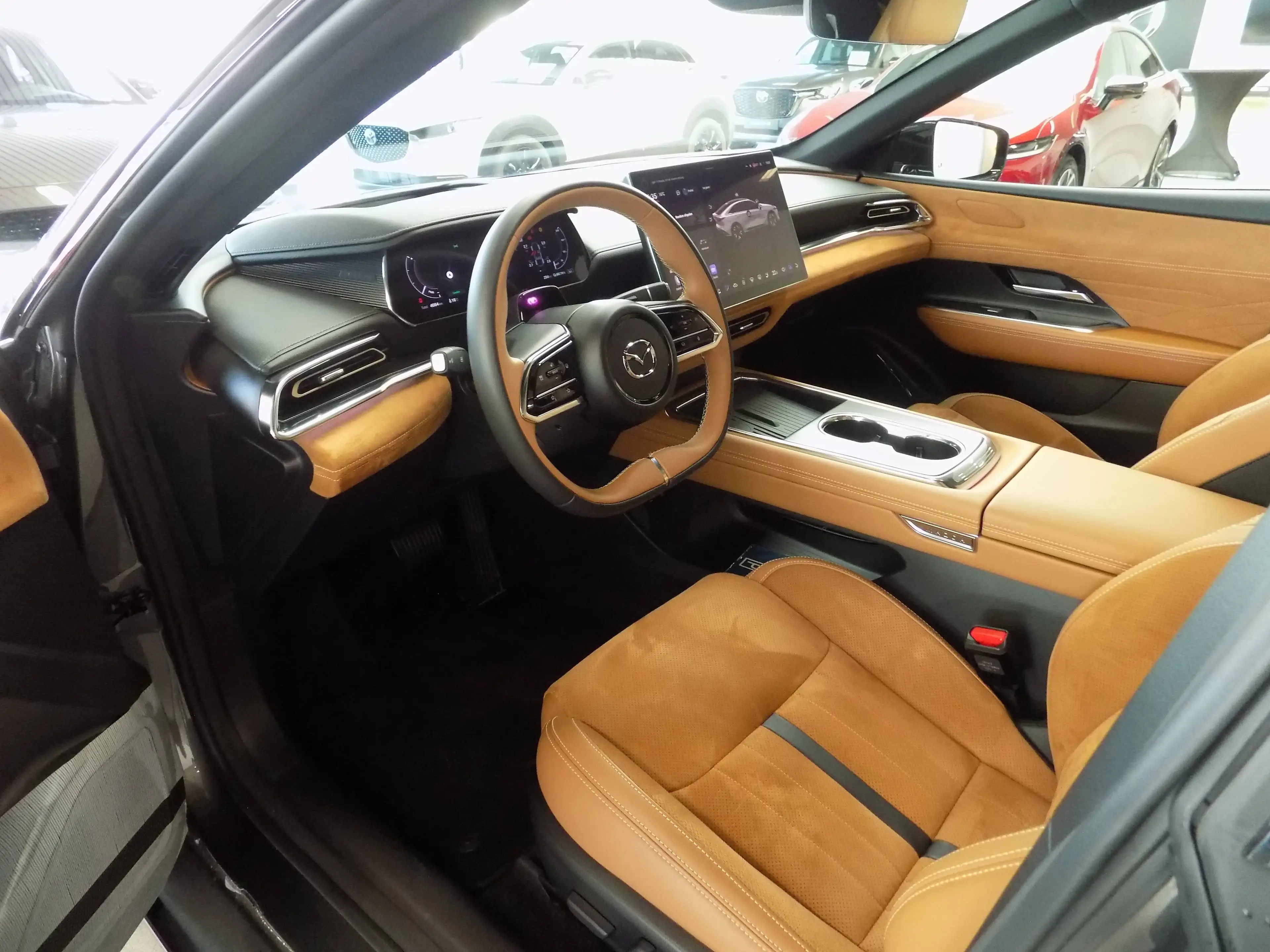 Mazda 6e 68.8 kWh Takumi Plus DEMO! — photo 10