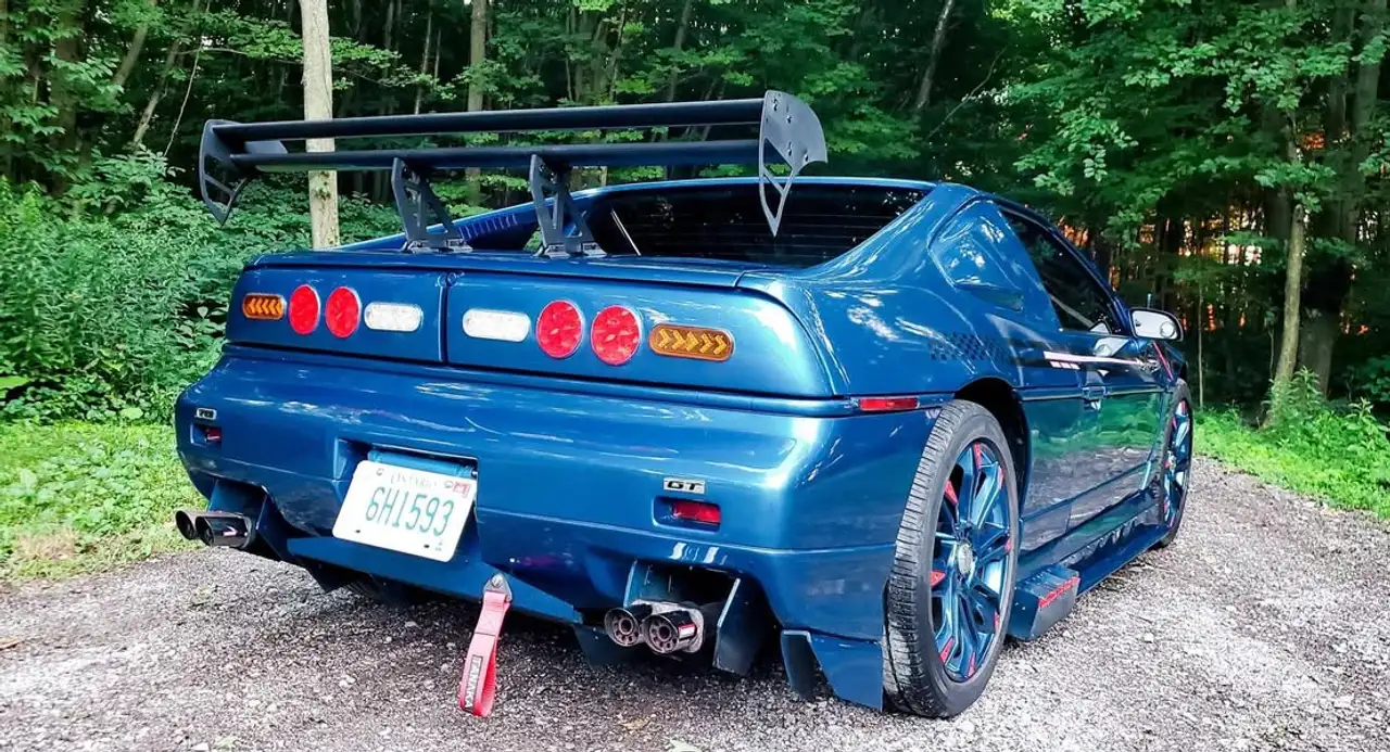 Pontiac Fiero снимка Pontiac Fiero