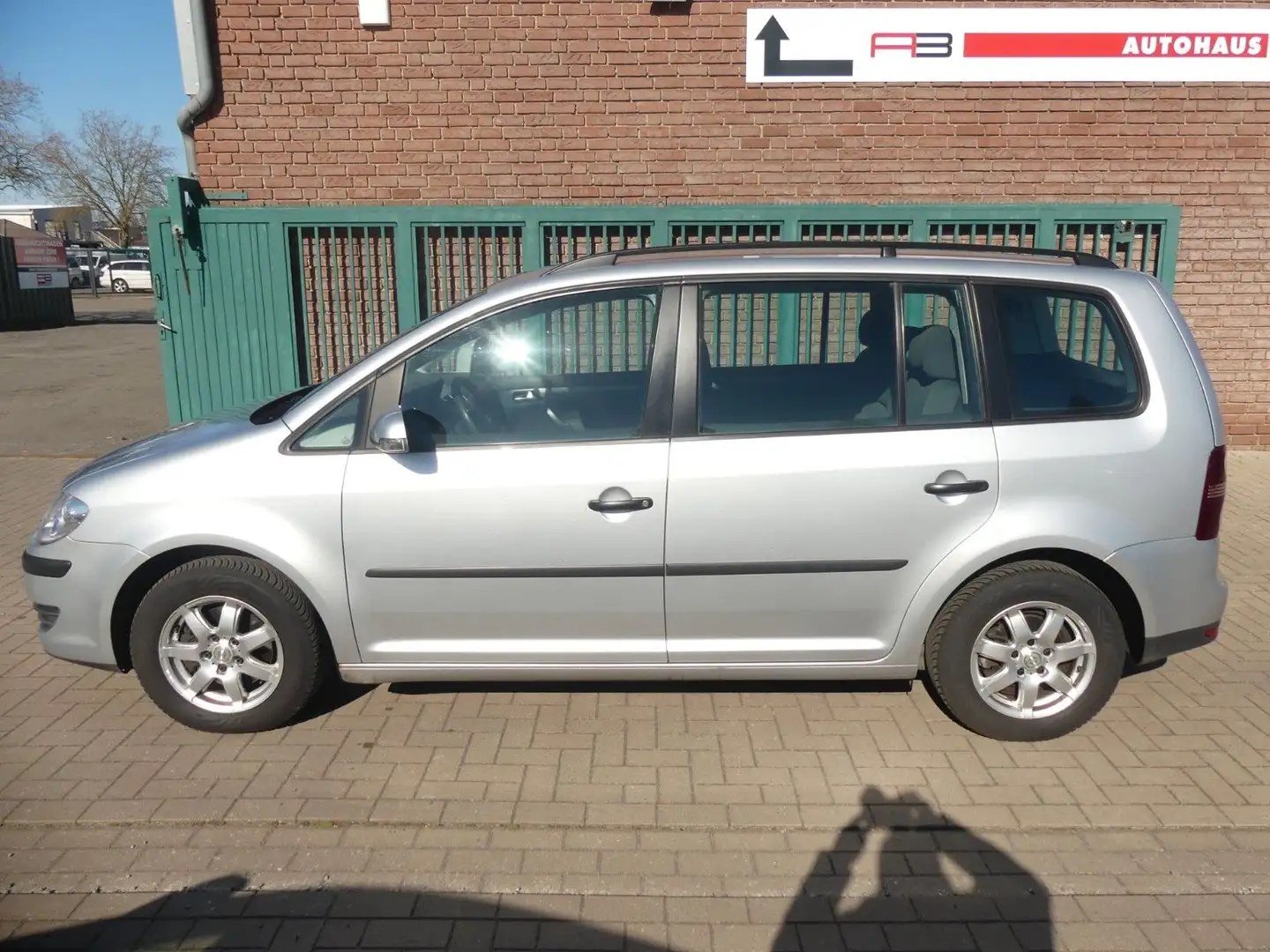 Volkswagen Touran Conceptline 1.9 TDI 7-Sitzer Silber - 1