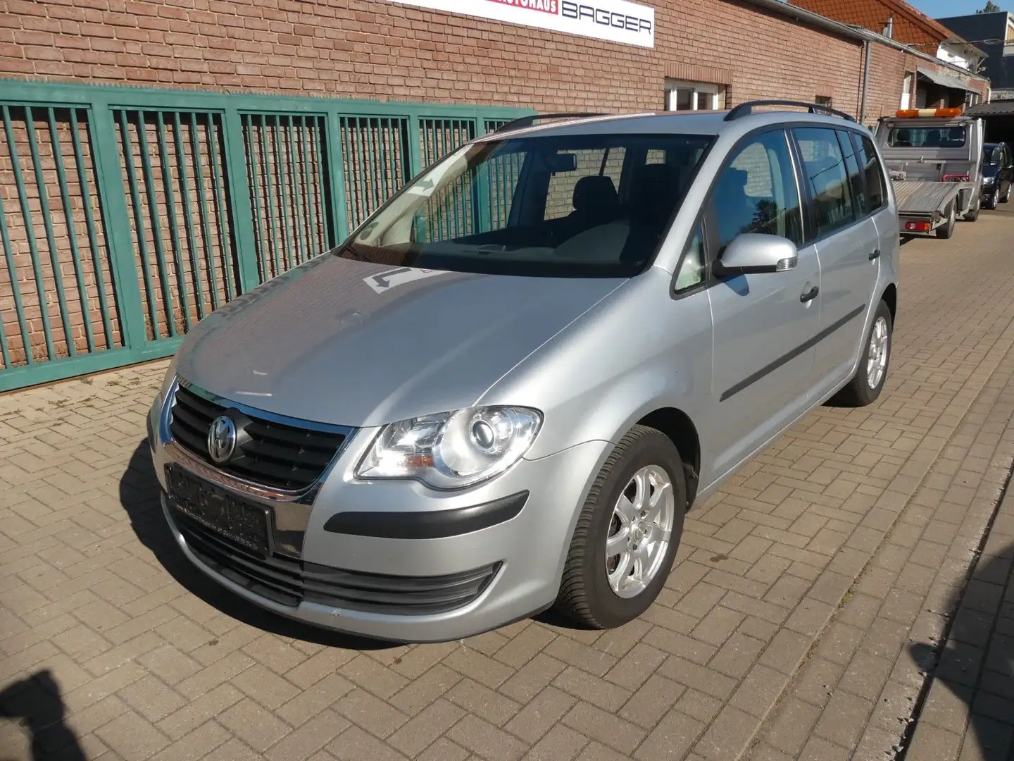 Volkswagen Touran Conceptline 1.9 TDI 7-Sitzer Silber - 2