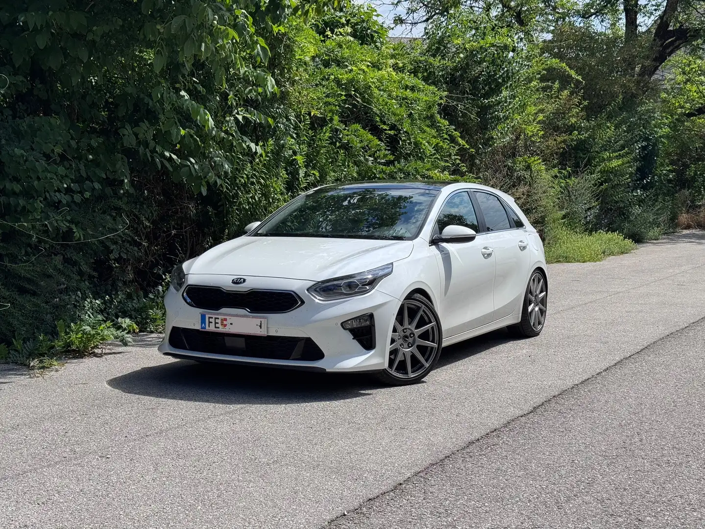 Kia Ceed / cee'd 1,6 CRDi ISG Platin Weiß - 1