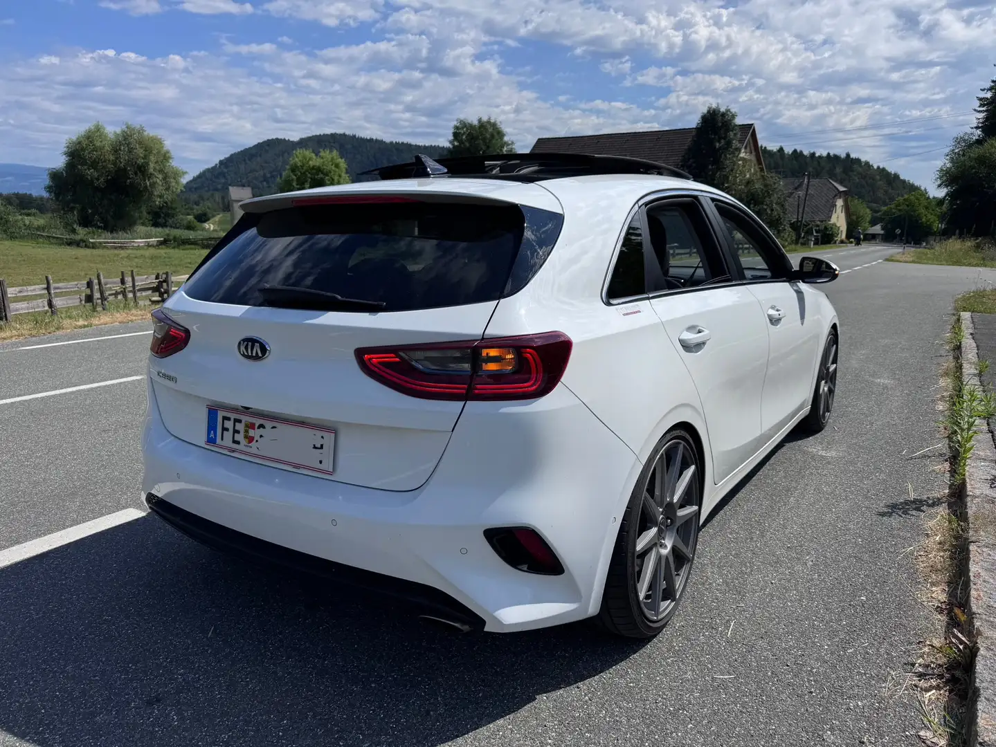 Kia Ceed / cee'd 1,6 CRDi ISG Platin Weiß - 2