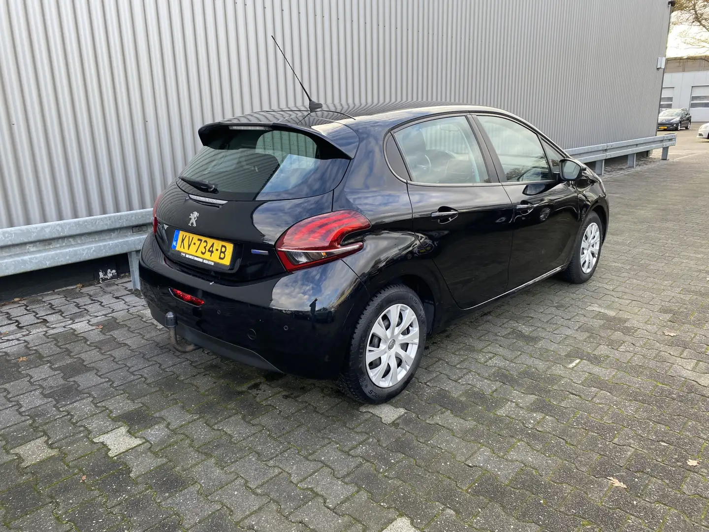 Peugeot 208 1.2 PureTech Blue Lion 165Dkm.NAP, 5-Drs, A/C, CC, Zwart - 2