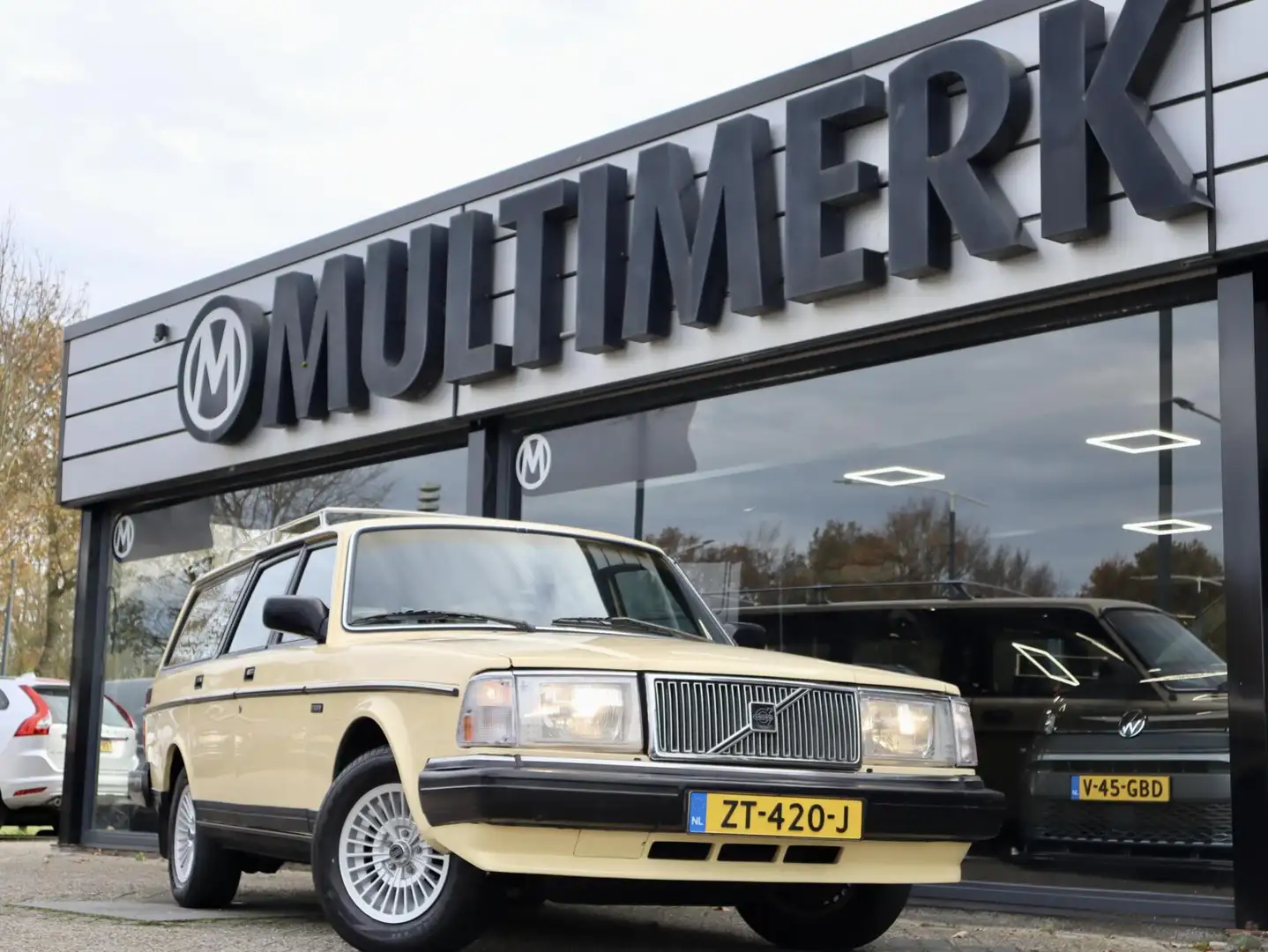 Volvo 240 2.3 DL Automaat, Lederen bekleding Geel - 1