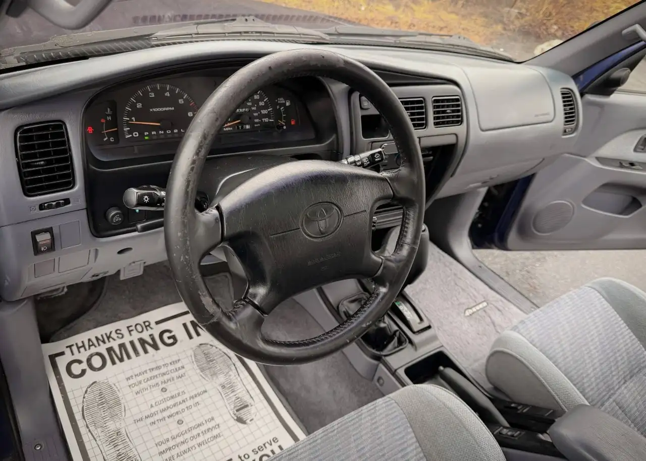 Toyota 4-Runner снимка Toyota 4-Runner