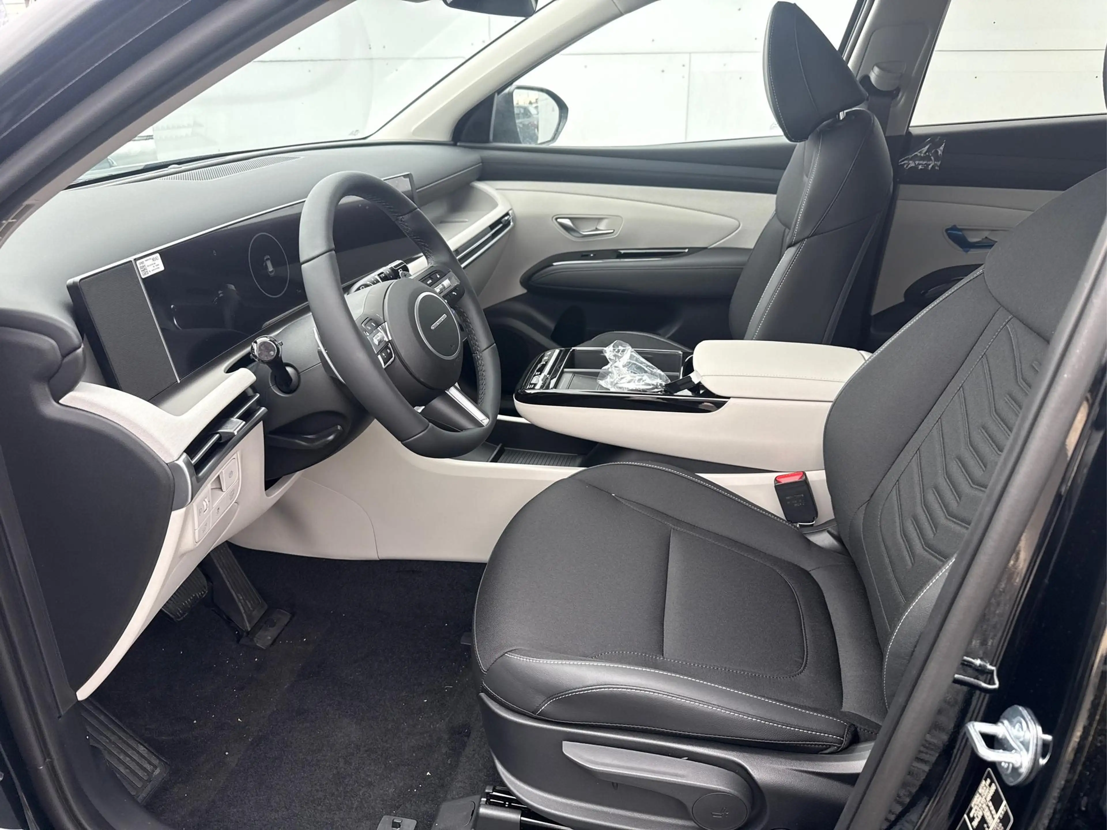 Hyundai TUCSON PREMIUM AUT 4WD WP EL.HECKKLAPPE NAVI RFK PDC 1... — photo 9