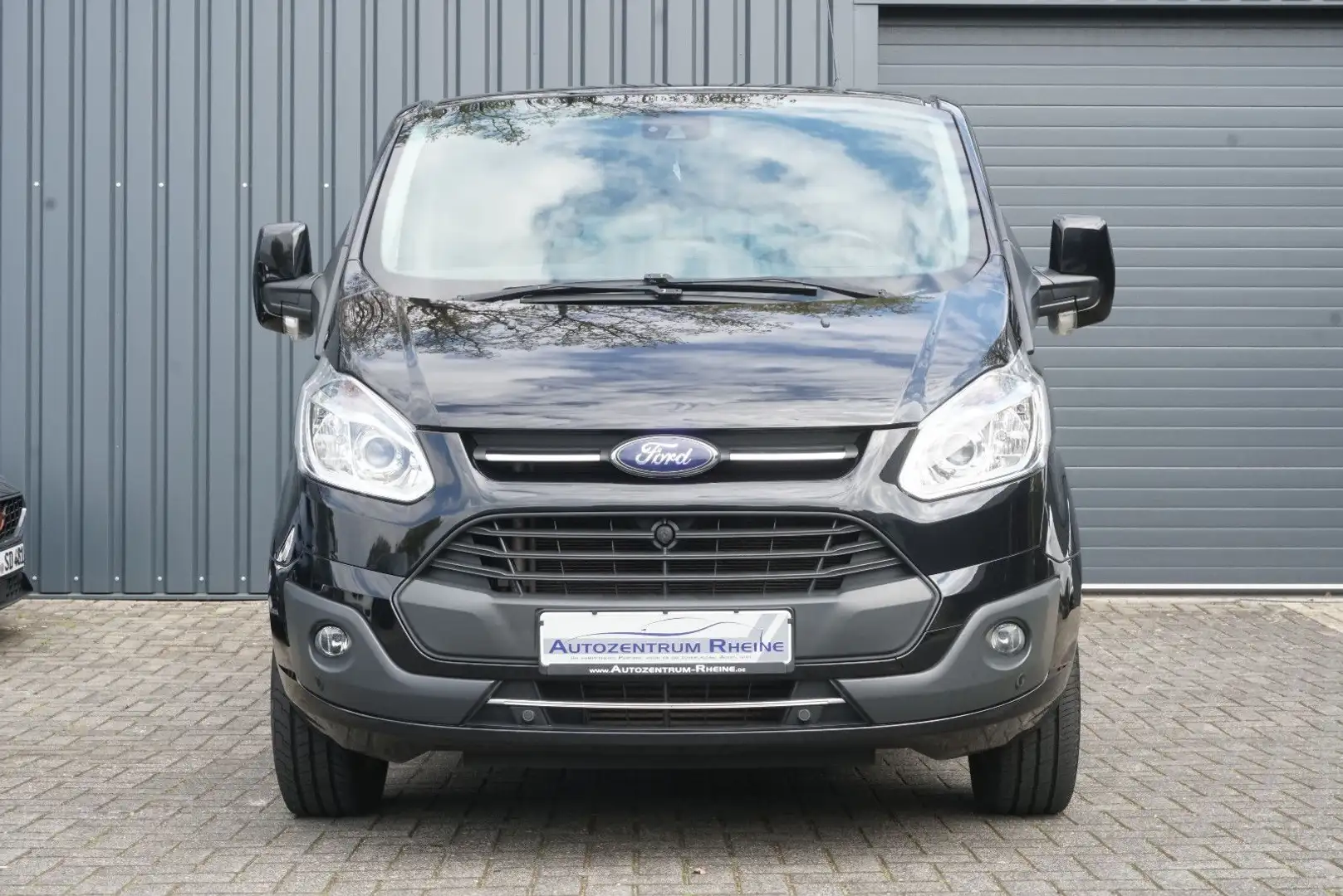 Ford Tourneo Custom L1 Titanium 8-Sitze SHZ RFK LEDER Noir - 2