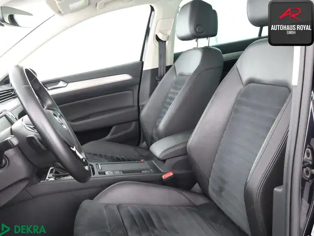 Volkswagen Passat view 11