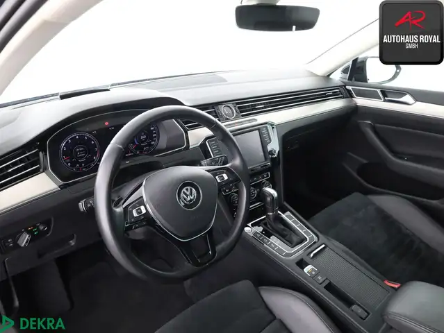 Volkswagen Passat view 9