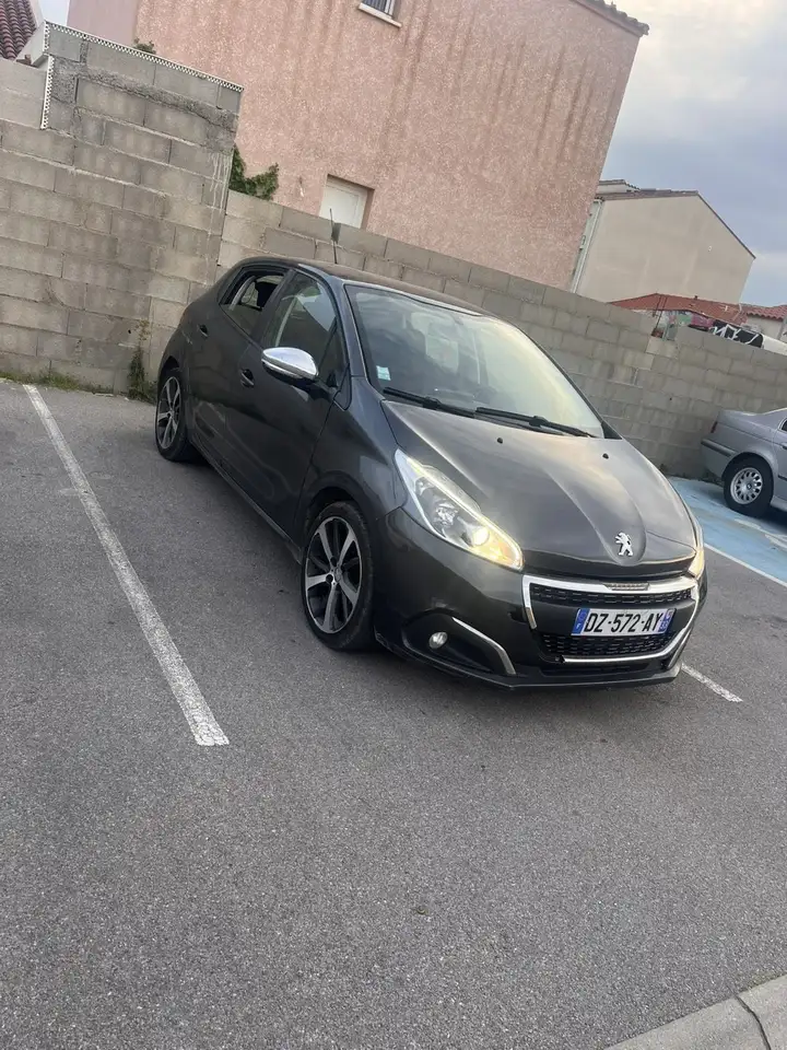 Peugeot 208 1.6 e-HDi 92ch BVM5 Allure