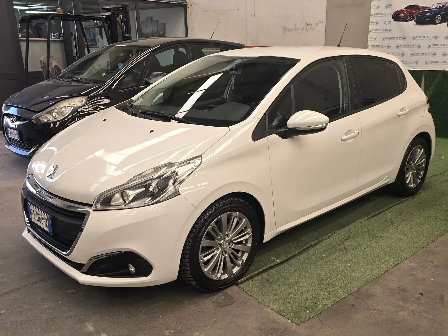 Peugeot 208 208 I 2015 5p 1.6 bluehdi Allure 75cv Bianco - 2