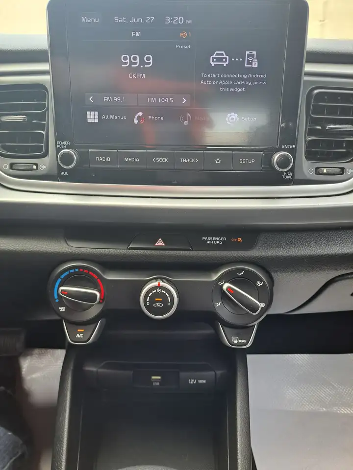 Kia Rio снимка Kia Rio