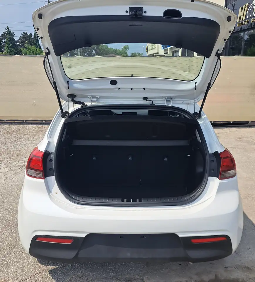 Kia Rio снимка Kia Rio