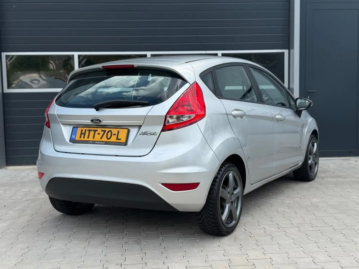 Ford Fiesta 1.25 CHAMPIONS EDITION / AIRCO STOELVERWARMING BT- Grijs - 2