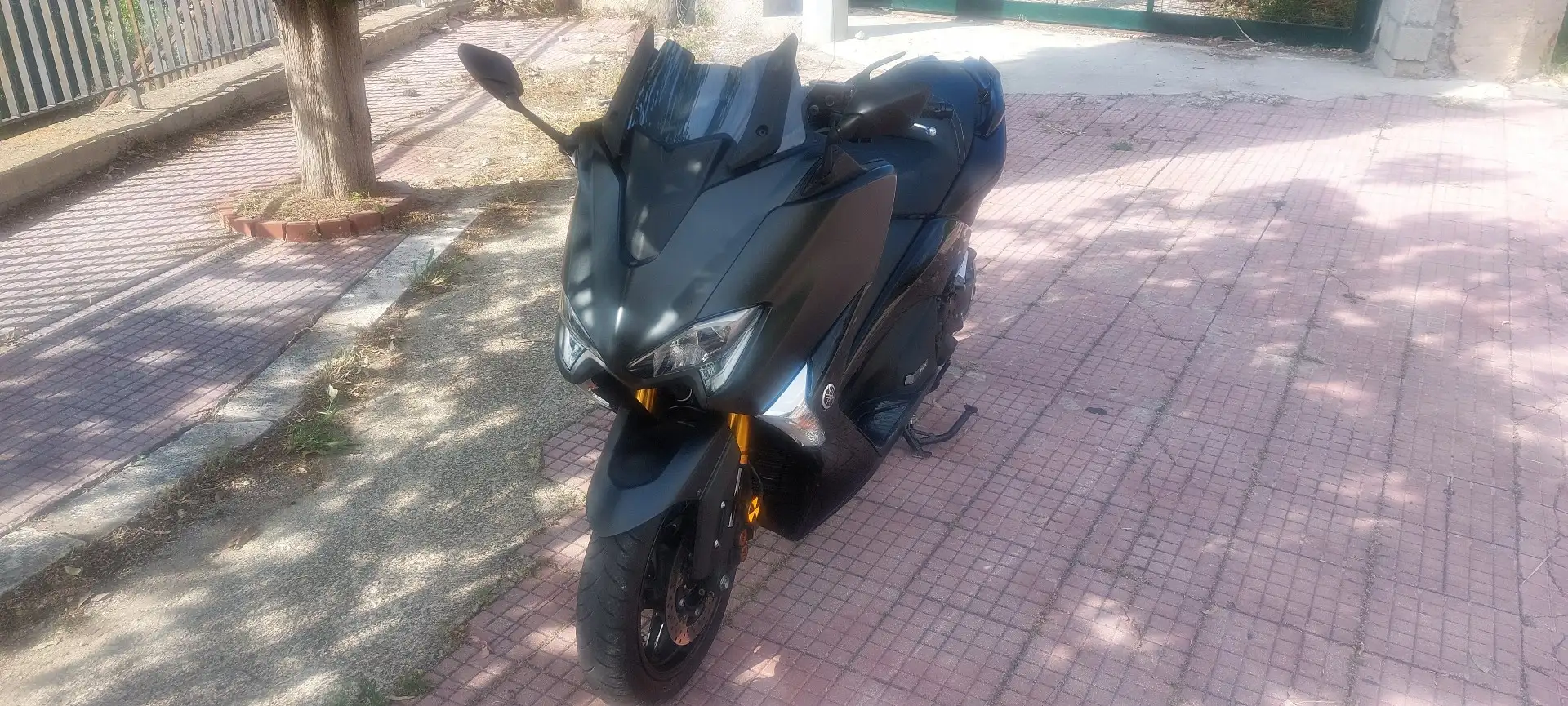Yamaha TMAX 530 SX -ABS Grijs - 2
