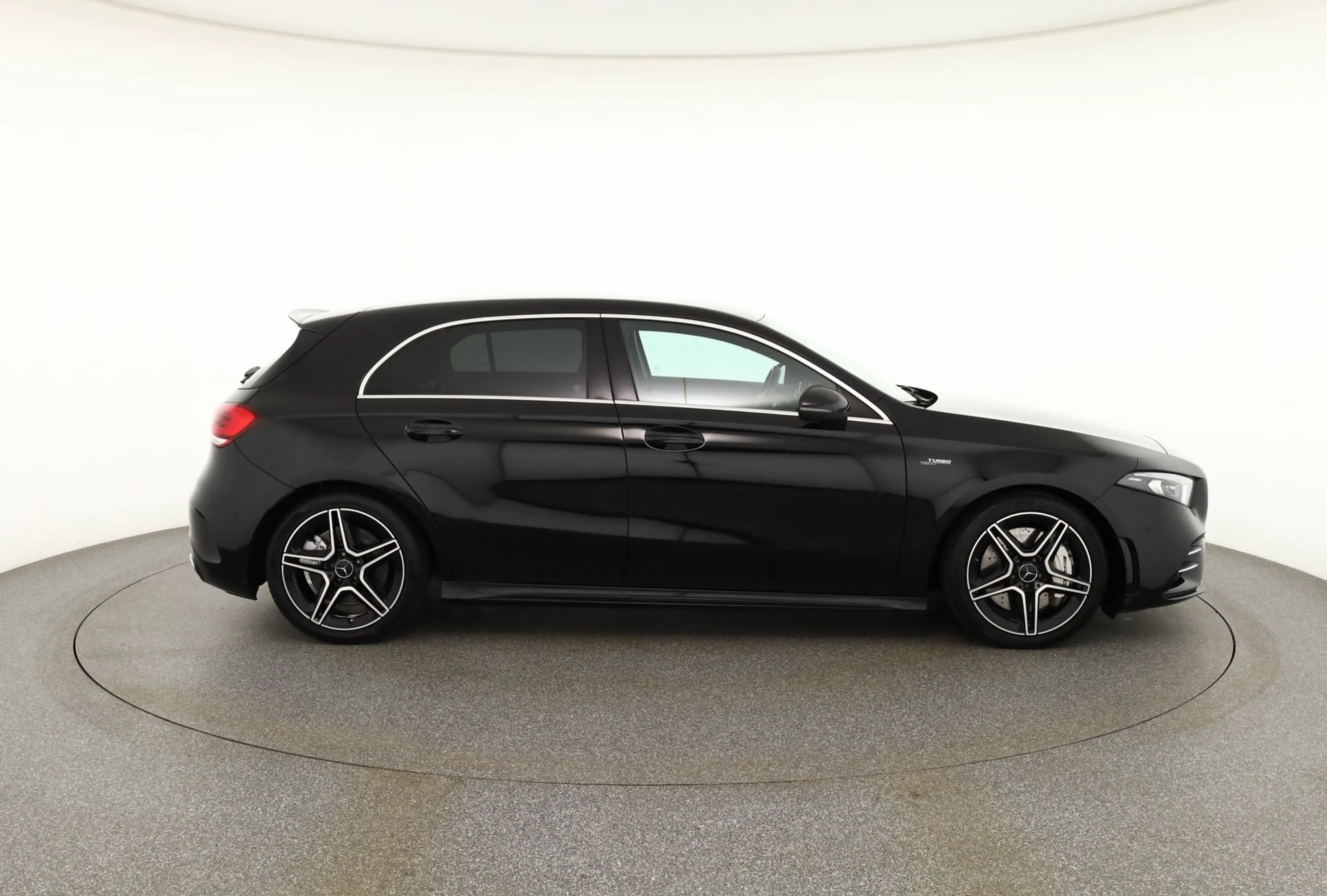 Mercedes-Benz A 35 AMG 4Matic LED Navi Alcantara AHK Kamera DAB — photo 6