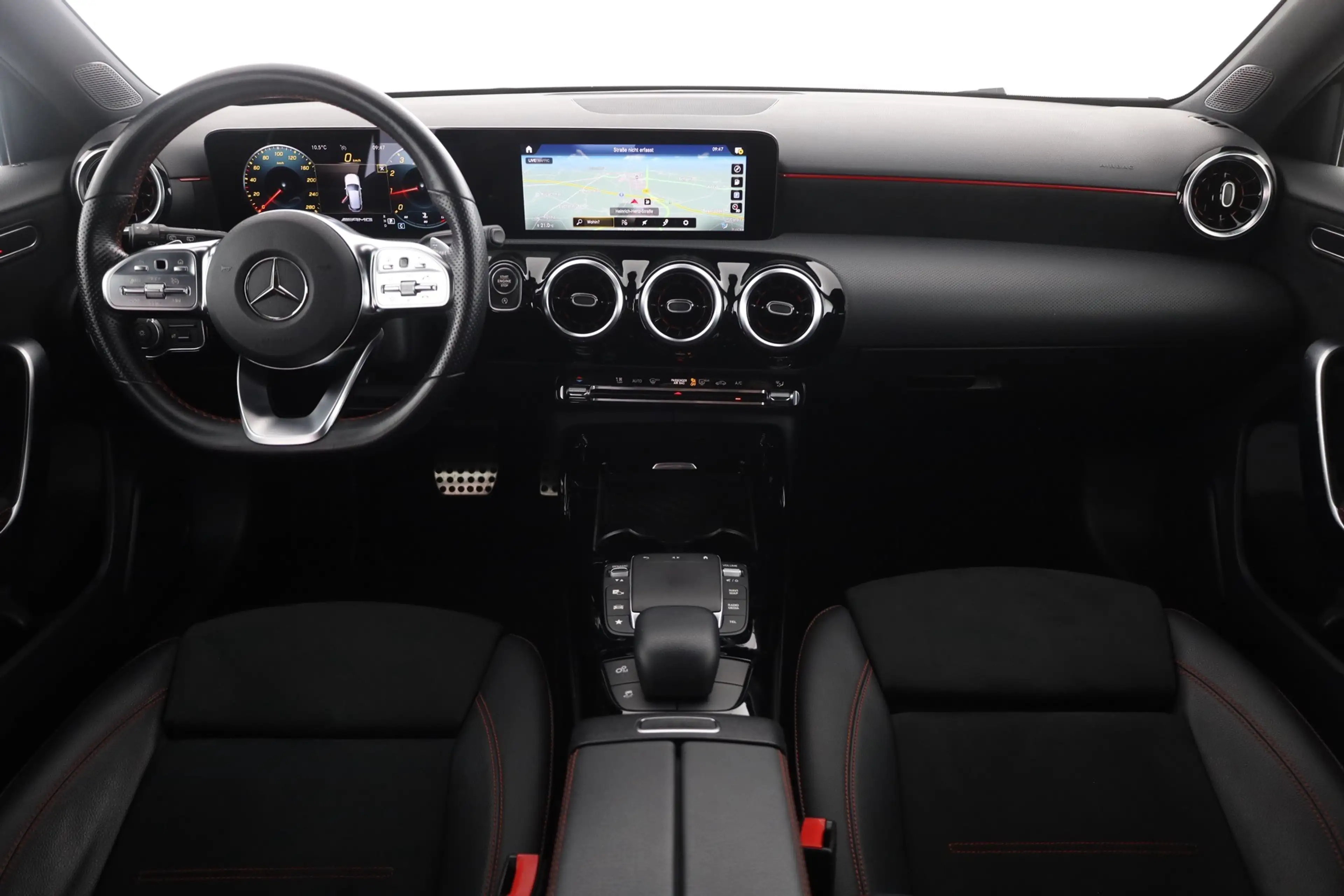 Mercedes-Benz A 35 AMG 4Matic LED Navi Alcantara AHK Kamera DAB — photo 9
