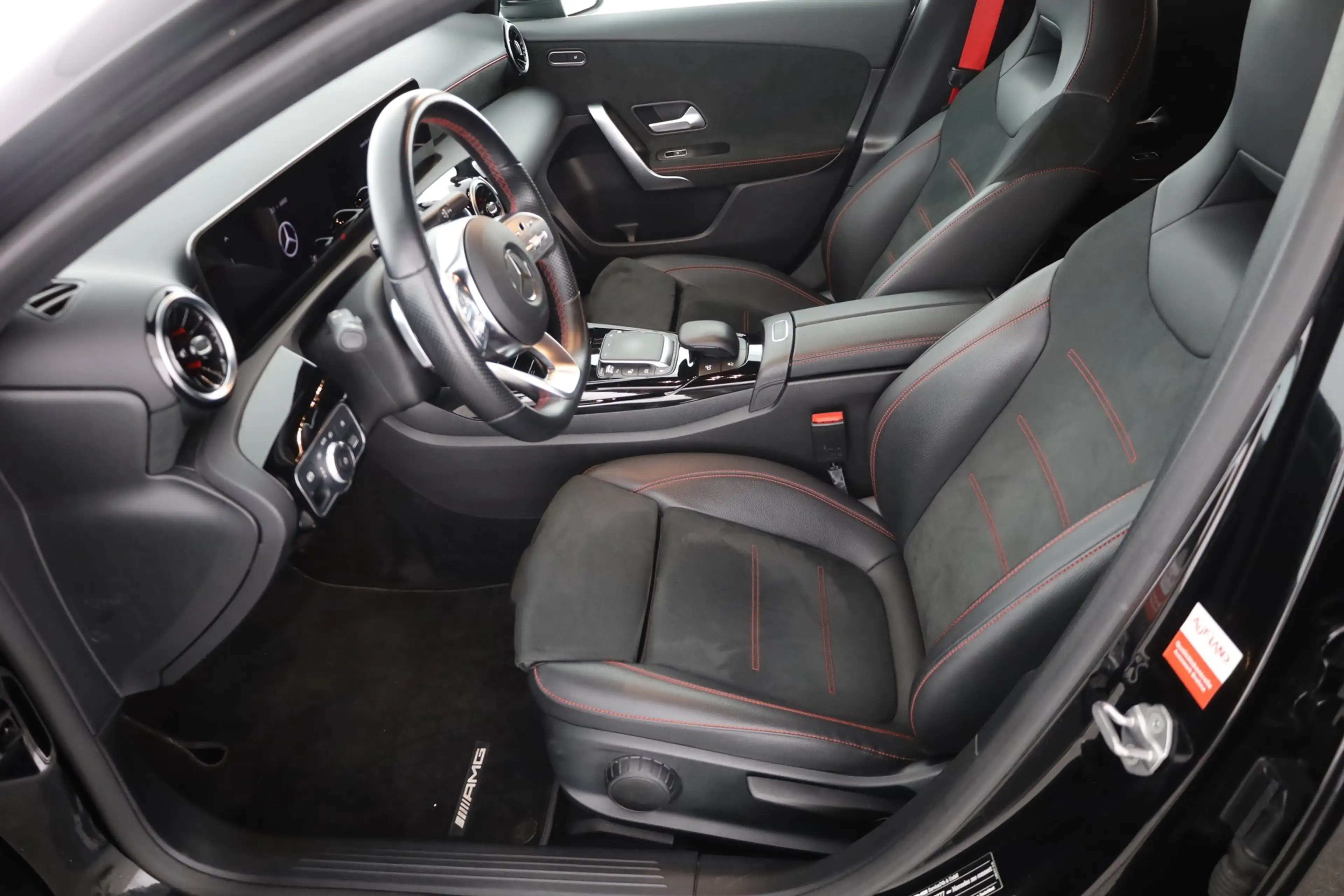 Mercedes-Benz A 35 AMG 4Matic LED Navi Alcantara AHK Kamera DAB — photo 22