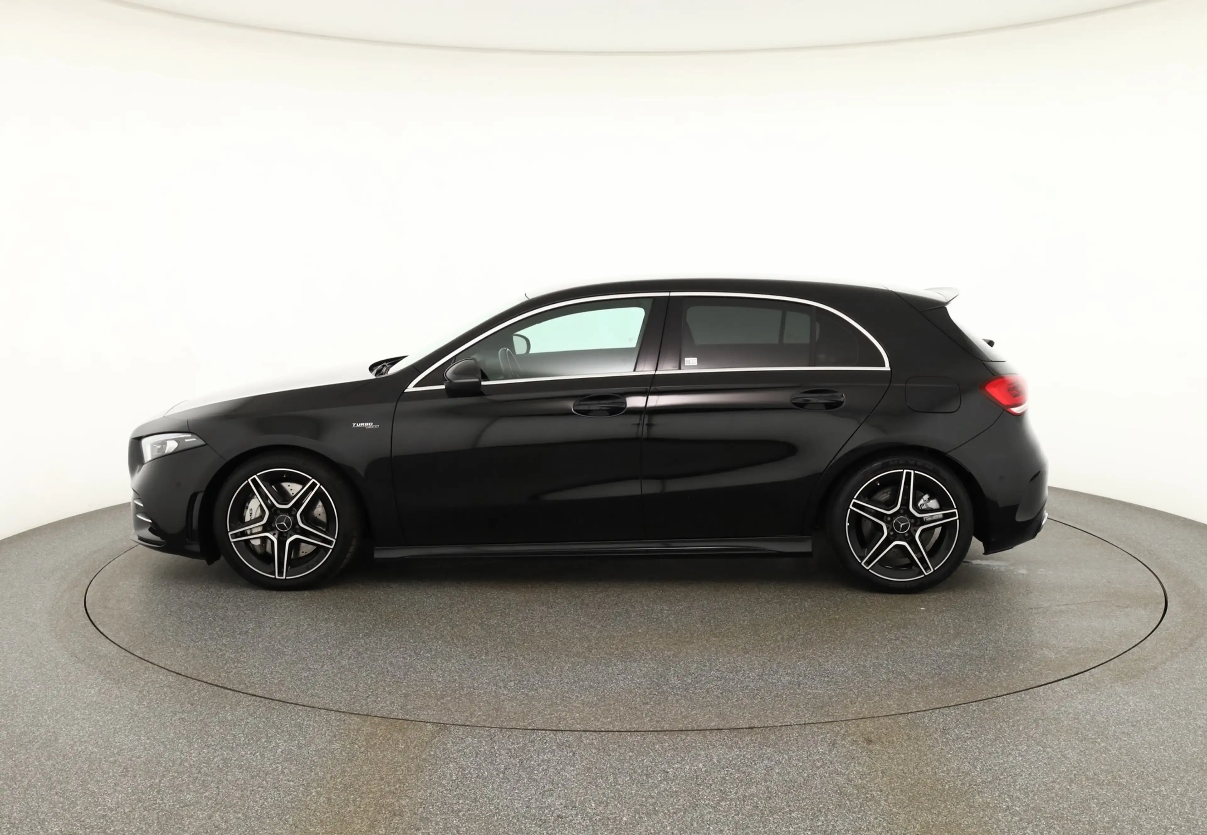 Mercedes-Benz A 35 AMG 4Matic LED Navi Alcantara AHK Kamera DAB — photo 2