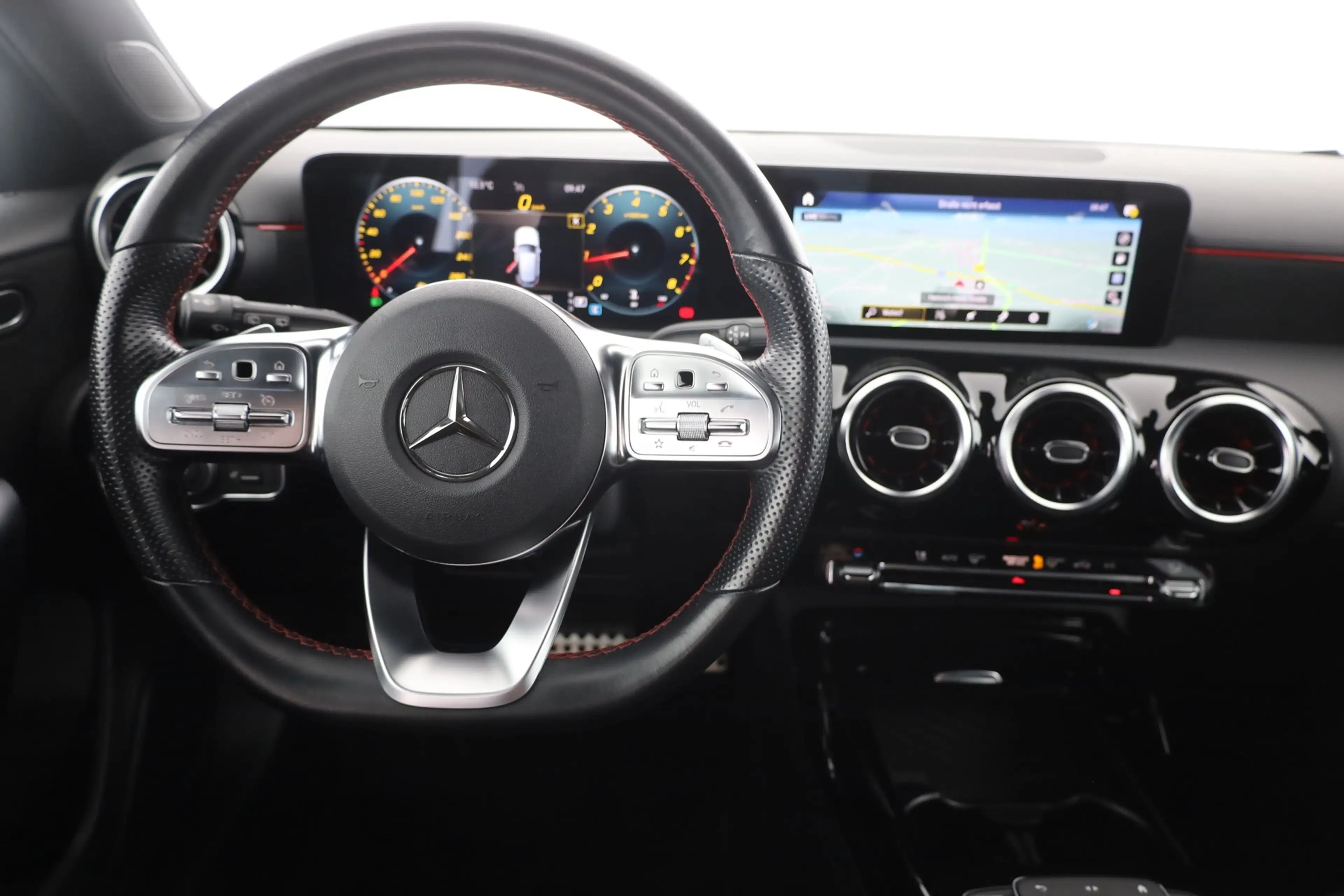 Mercedes-Benz A 35 AMG 4Matic LED Navi Alcantara AHK Kamera DAB — photo 10