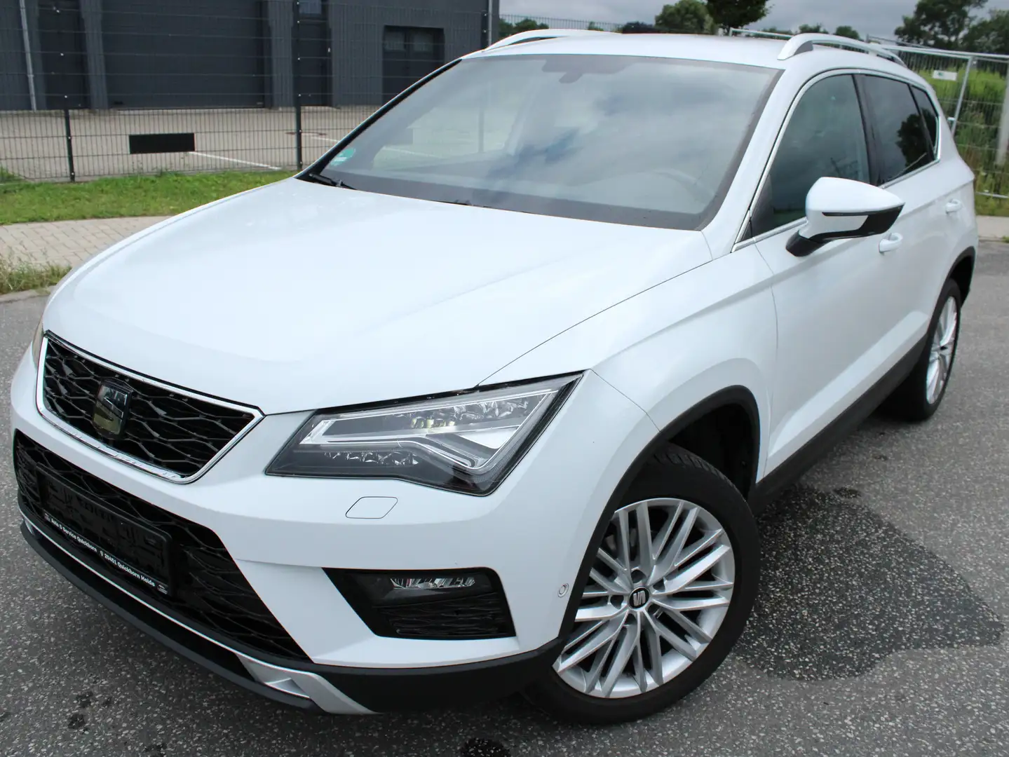 SEAT Ateca Xcellence 1.HD DSG+LED+Carplay+Dinamica+Beats+MWST Weiß - 1