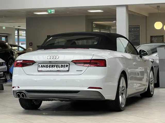 Audi A5 Cabriolet view 4