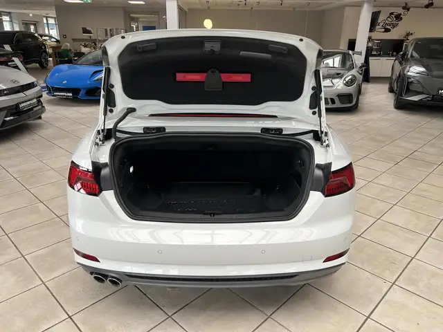 Audi A5 Cabriolet view 14