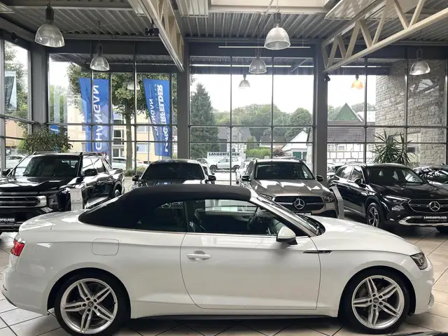 Audi A5 Cabriolet view 3